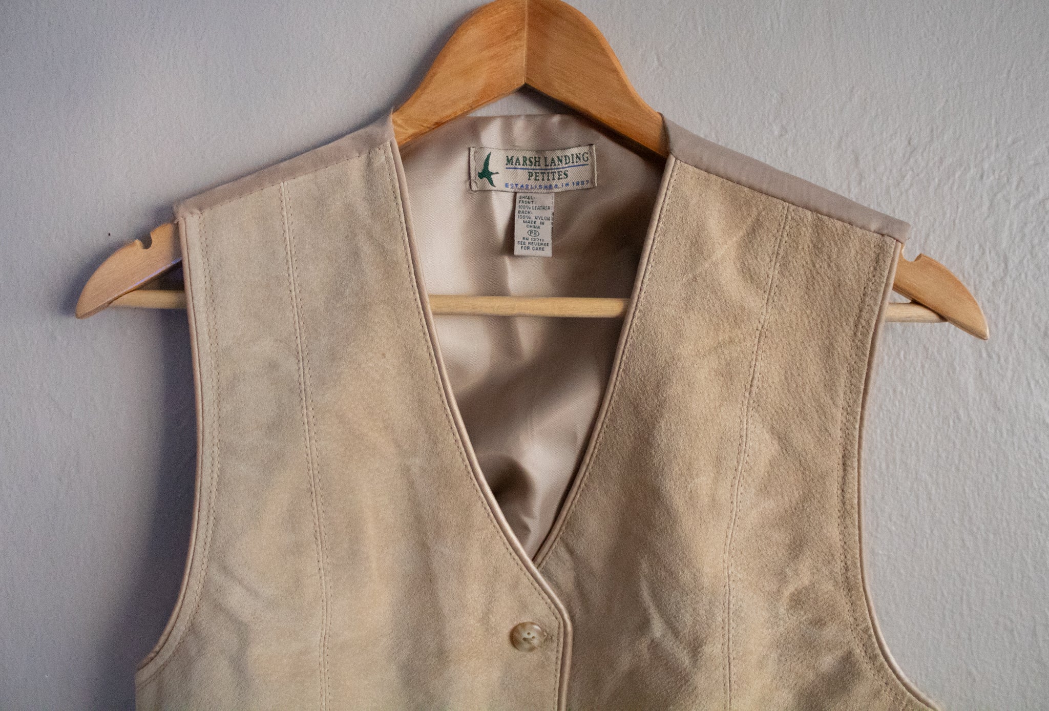 90s Tan Suede Button Up Vest Small by Marsh Landing - Image 5