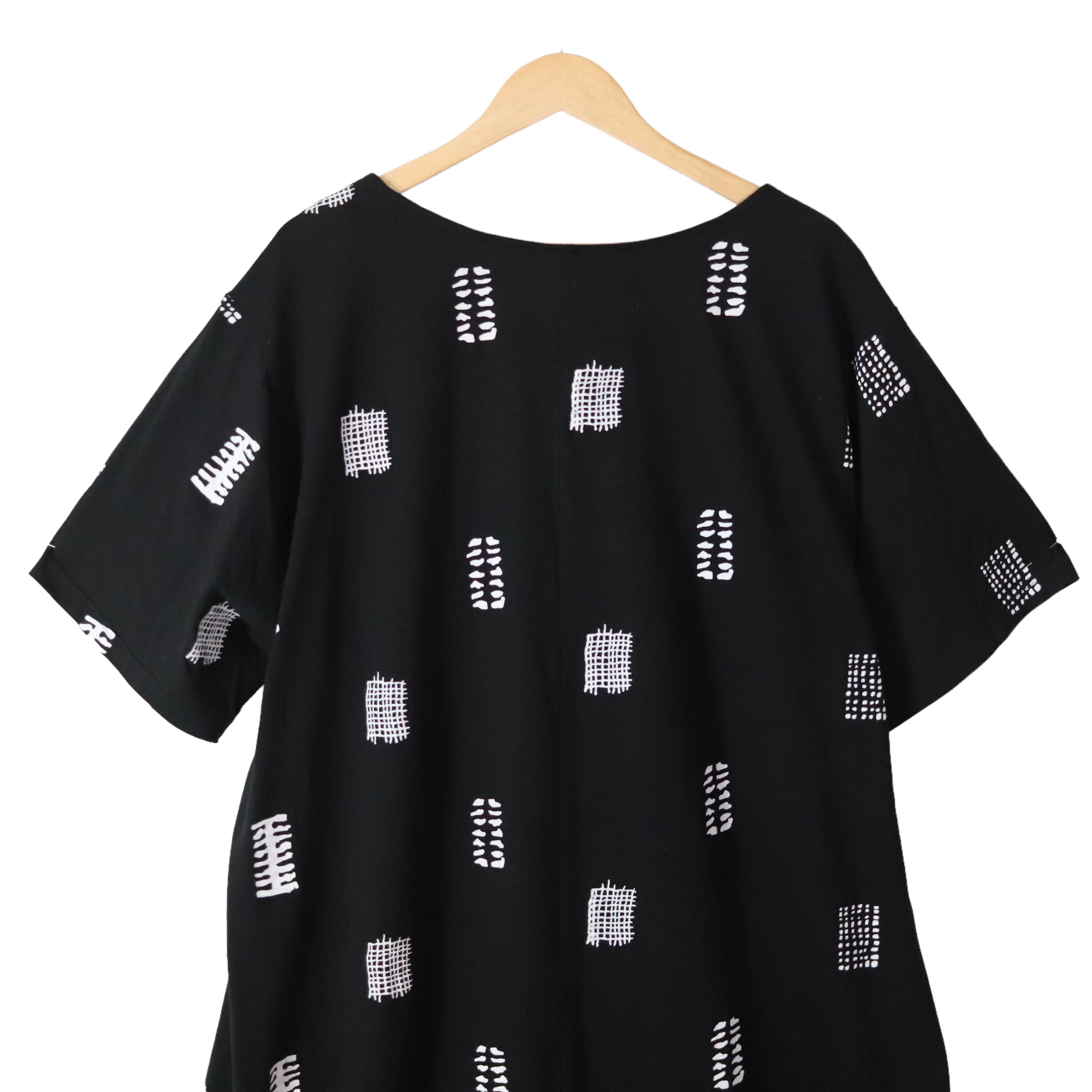 90s Artsy Black Block Print Cotton Knit Shift Dress By Silhouettes - Image 6