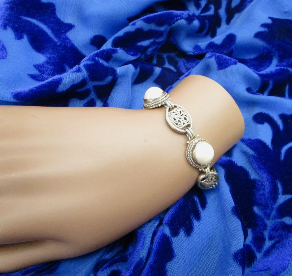 90s Balinese Link Bracelet With Three Mabe Pearls By Sarda - Image 8