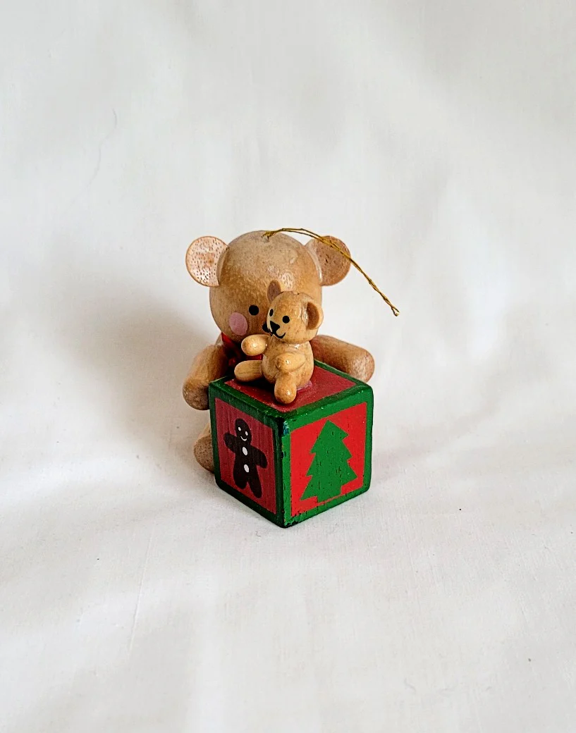 90s Bear Holding Box Wood Christmas Tree Ornament - Image 4