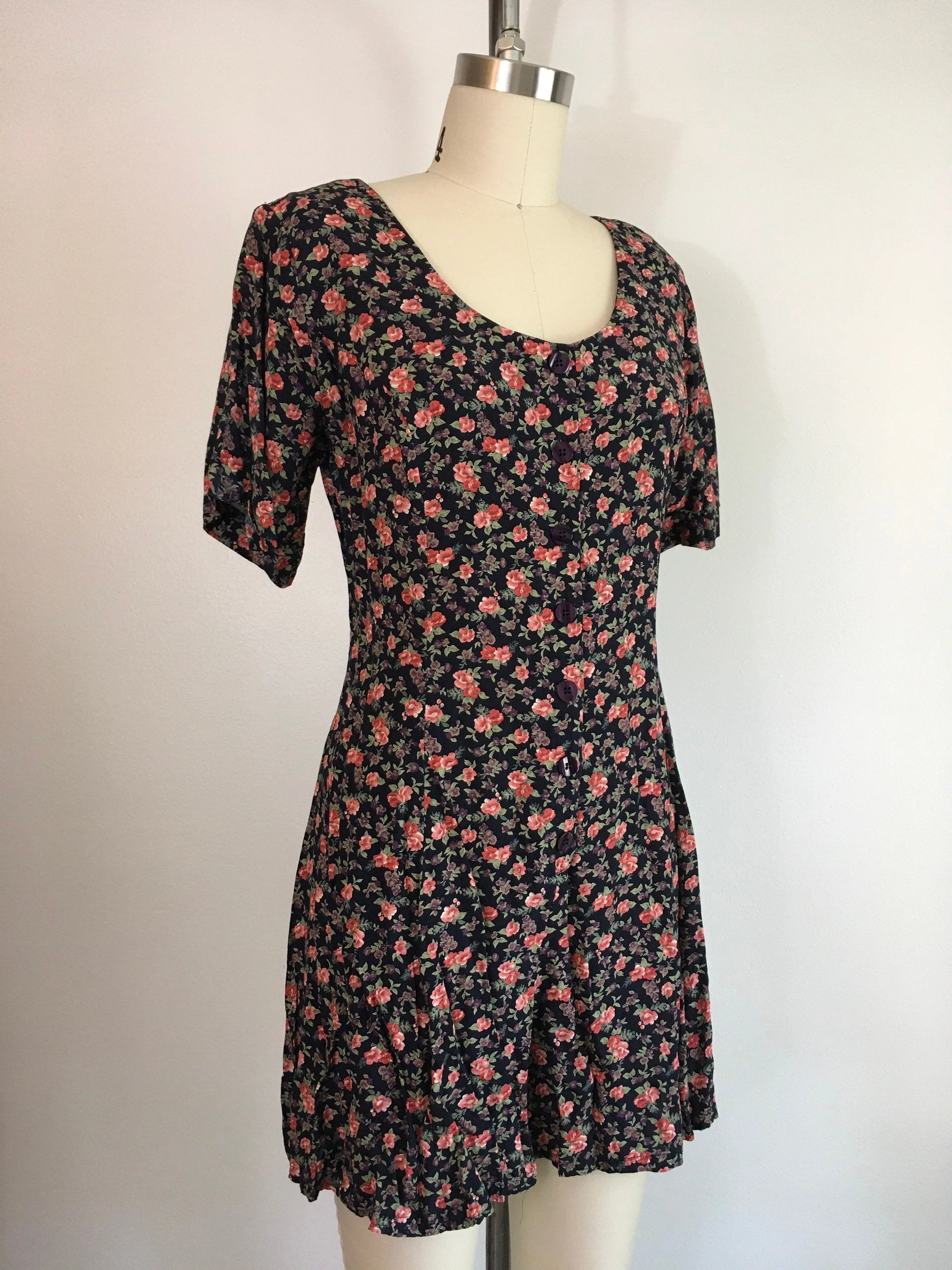 90's Black and Red Floral Half Button Up Romper by Compagnie Internationale Express - Image 4