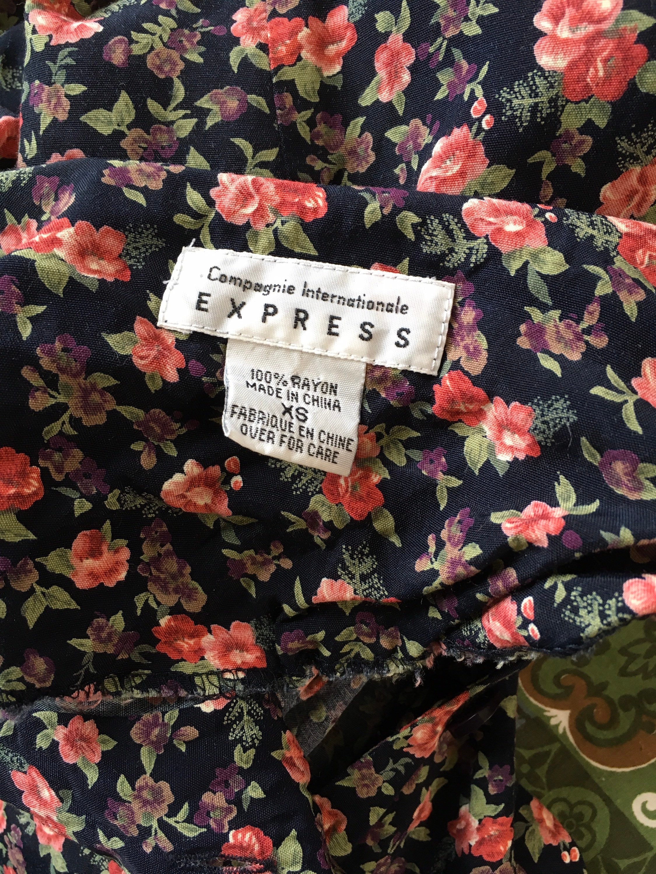 90's Black and Red Floral Half Button Up Romper by Compagnie Internationale Express - Image 6