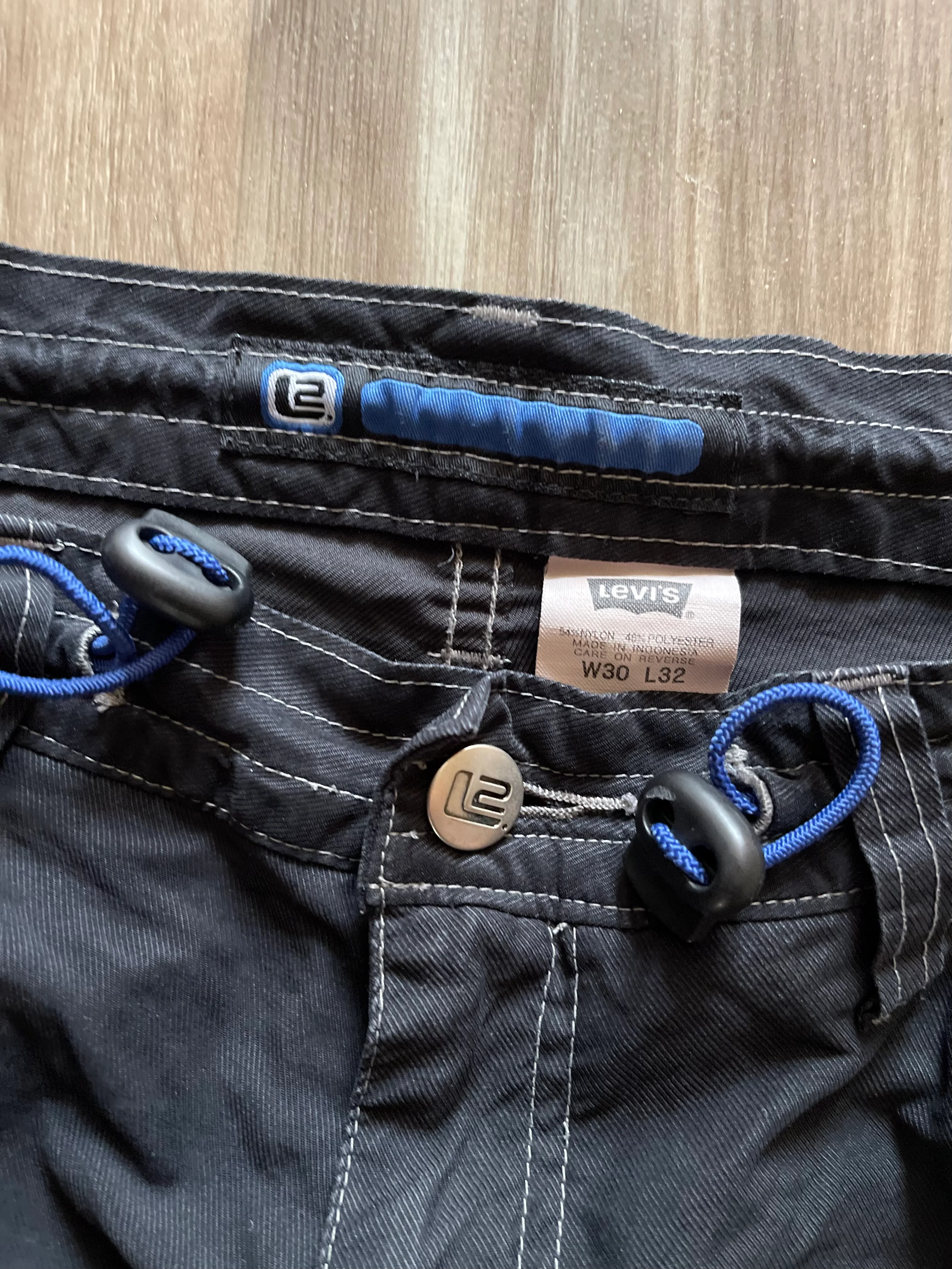 90s Black Cargo Utilty Style Wind Pants By L2 Levis - Image 3