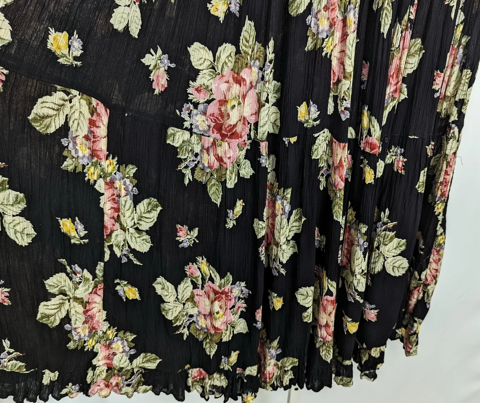 90s Black Floral Broomstick Crinkled Skirt By Neo Nostalgia - Image 4