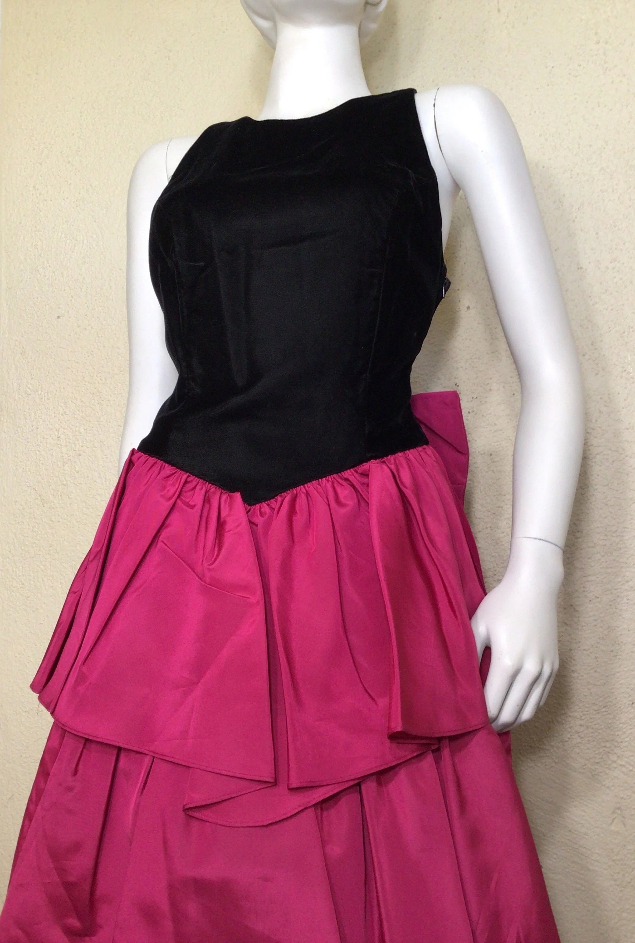 90s Black Velvet Pink Ruffled Cutout Back Mini Dress By Gunne Sax by Jessic Mcclintock - Image 8