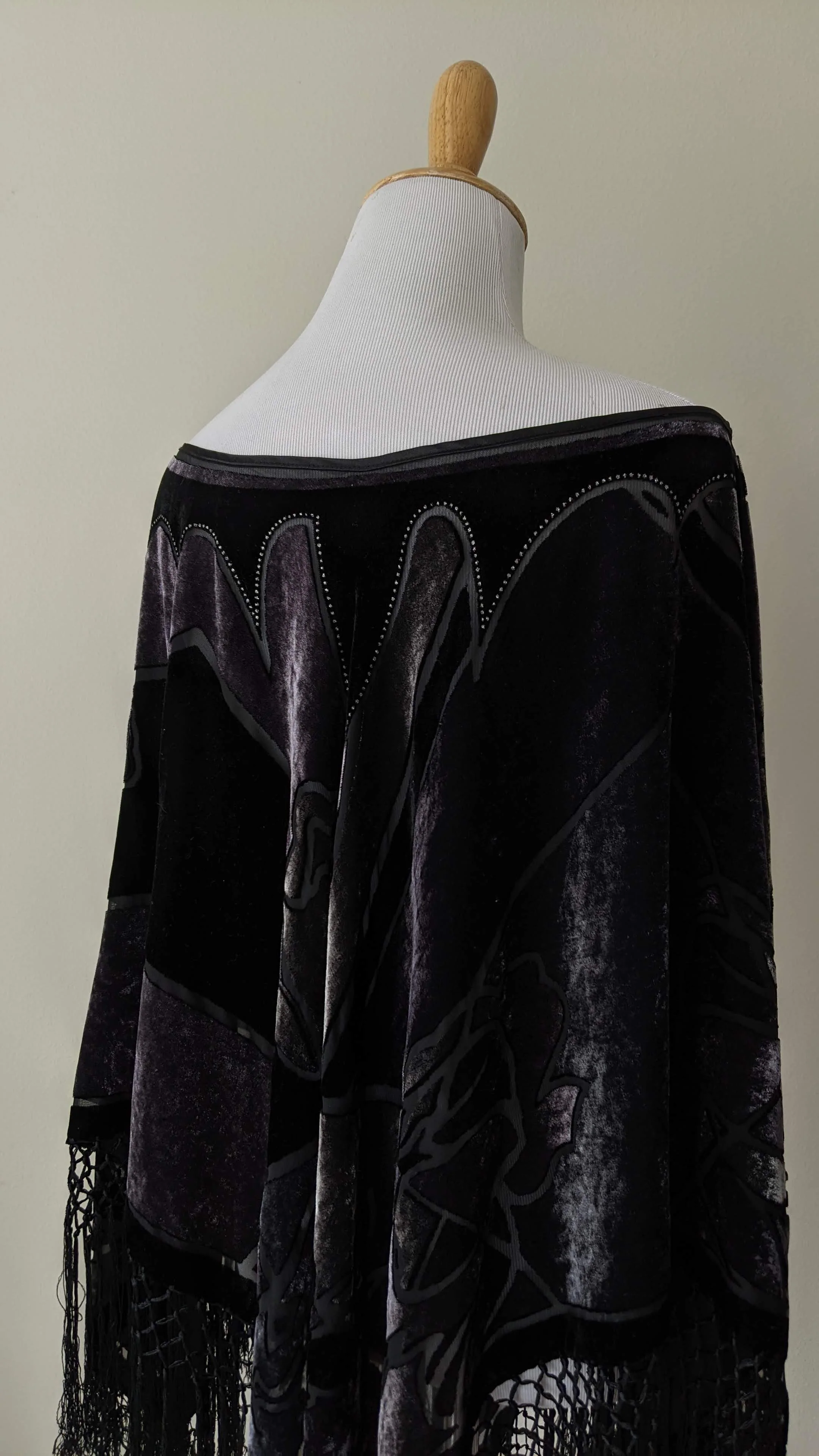 90s Burnout Velvet Fringe Shawl Poncho - Image 6