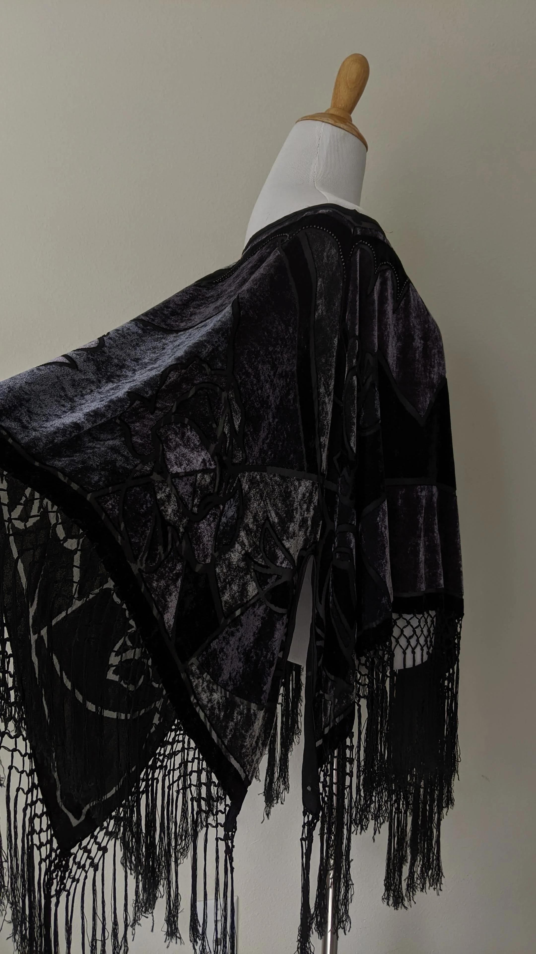 90s Burnout Velvet Fringe Shawl Poncho - Image 8