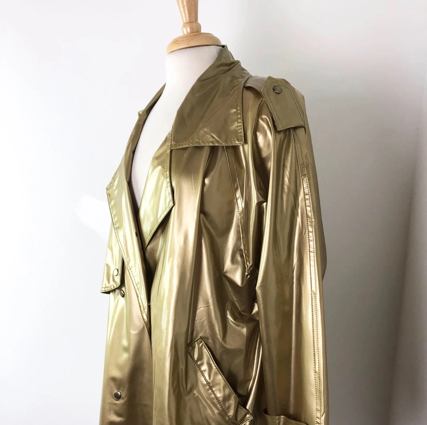 80s Crazy Cool Gold Metallic Raincoat By Razzle Dazzle - Image 5