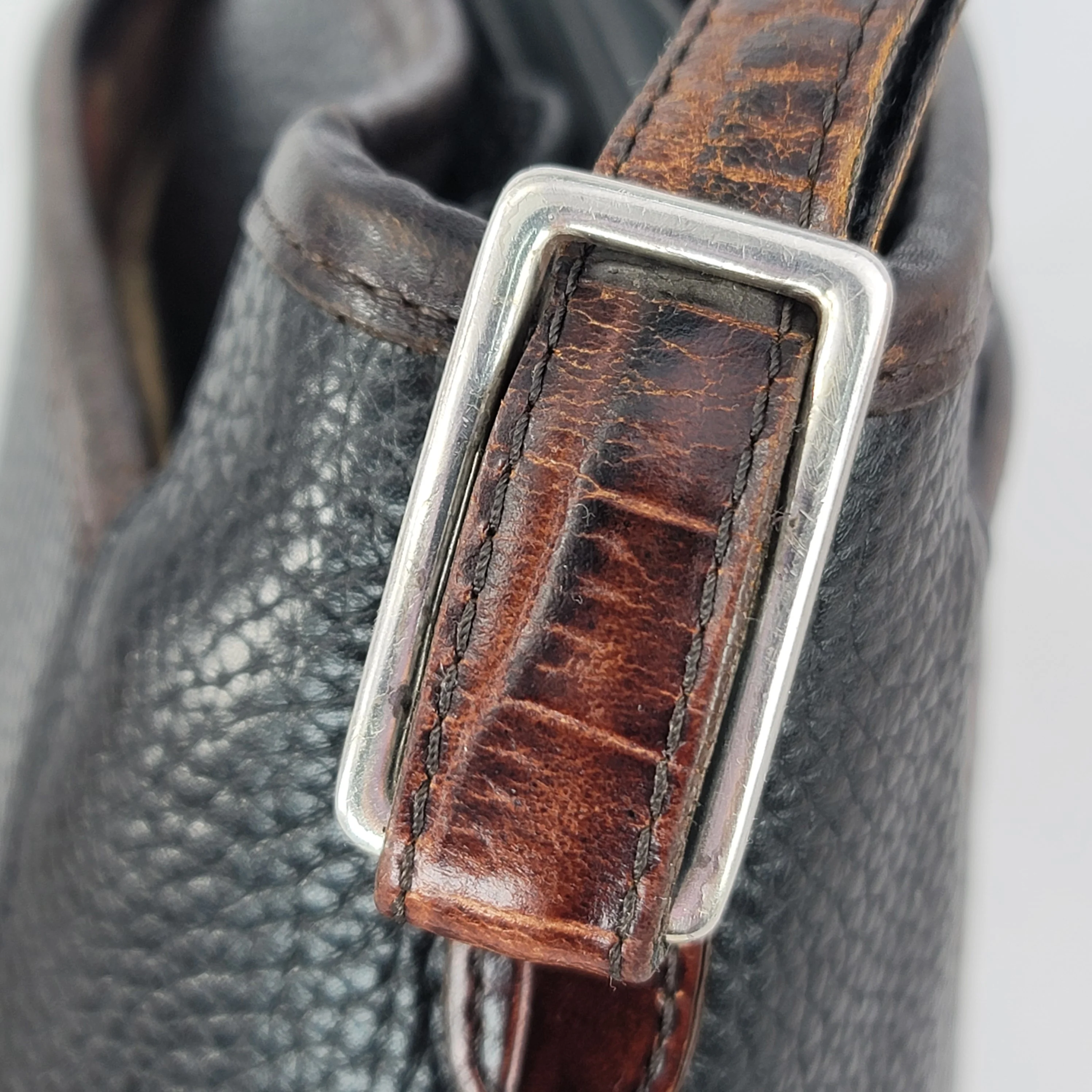 90s Croc Embossed Pebbled Black Brown Leather Bag By Brighton - Image 17