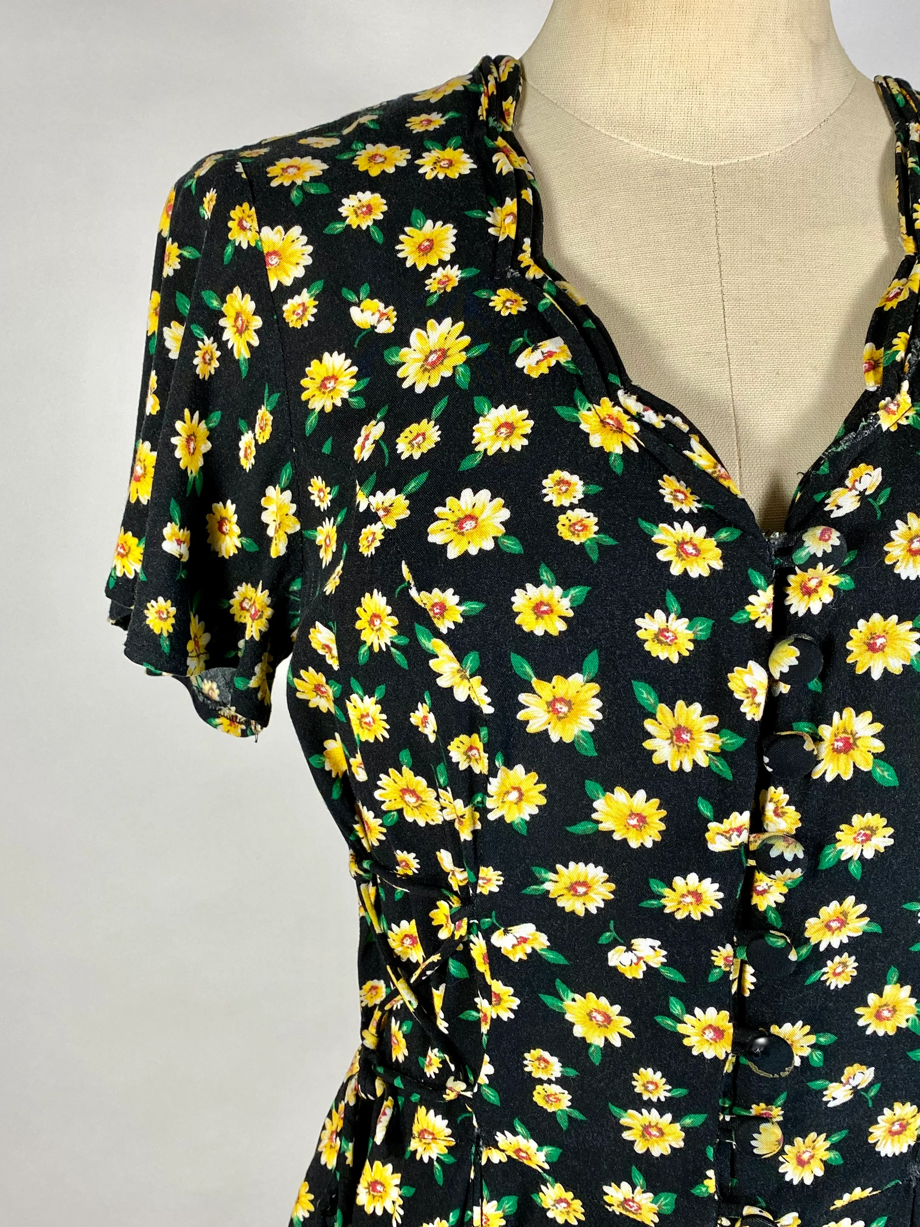 90s Daisy Print Black Lt Wt Rayon Romper With Lacing By Westport Ltd - Image 10