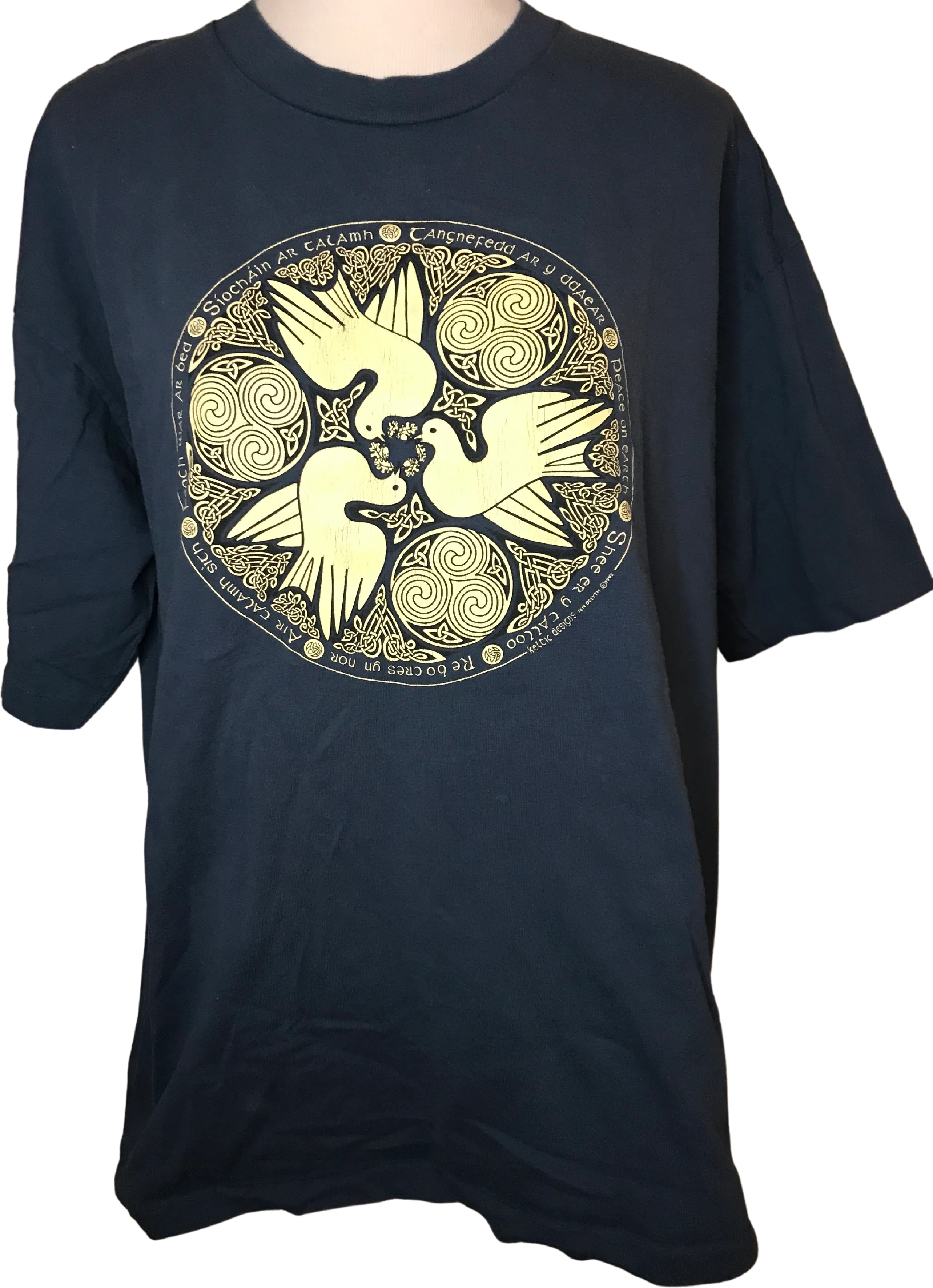 90s Dove Celtic Knot Irish Souvenir Crew Neck T-shirt By Keltic Design