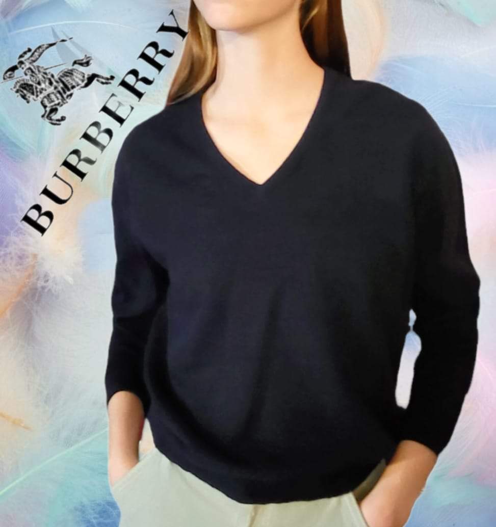 90s Effortlessly Chic Scotland Cashmere Sweater Top By Burberry's - Image 3
