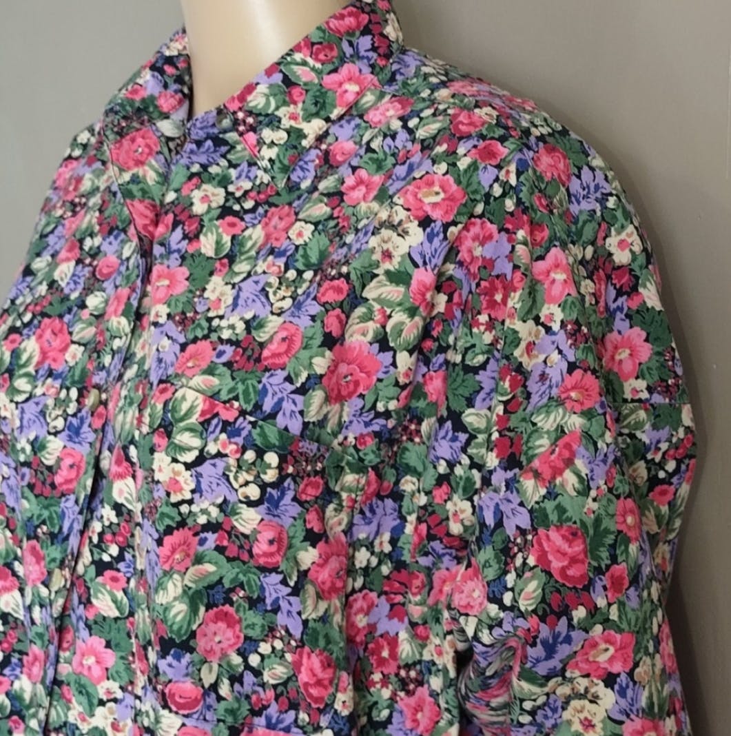 90's Floral Puff Sleeve Top by At Last Basics - Image 3