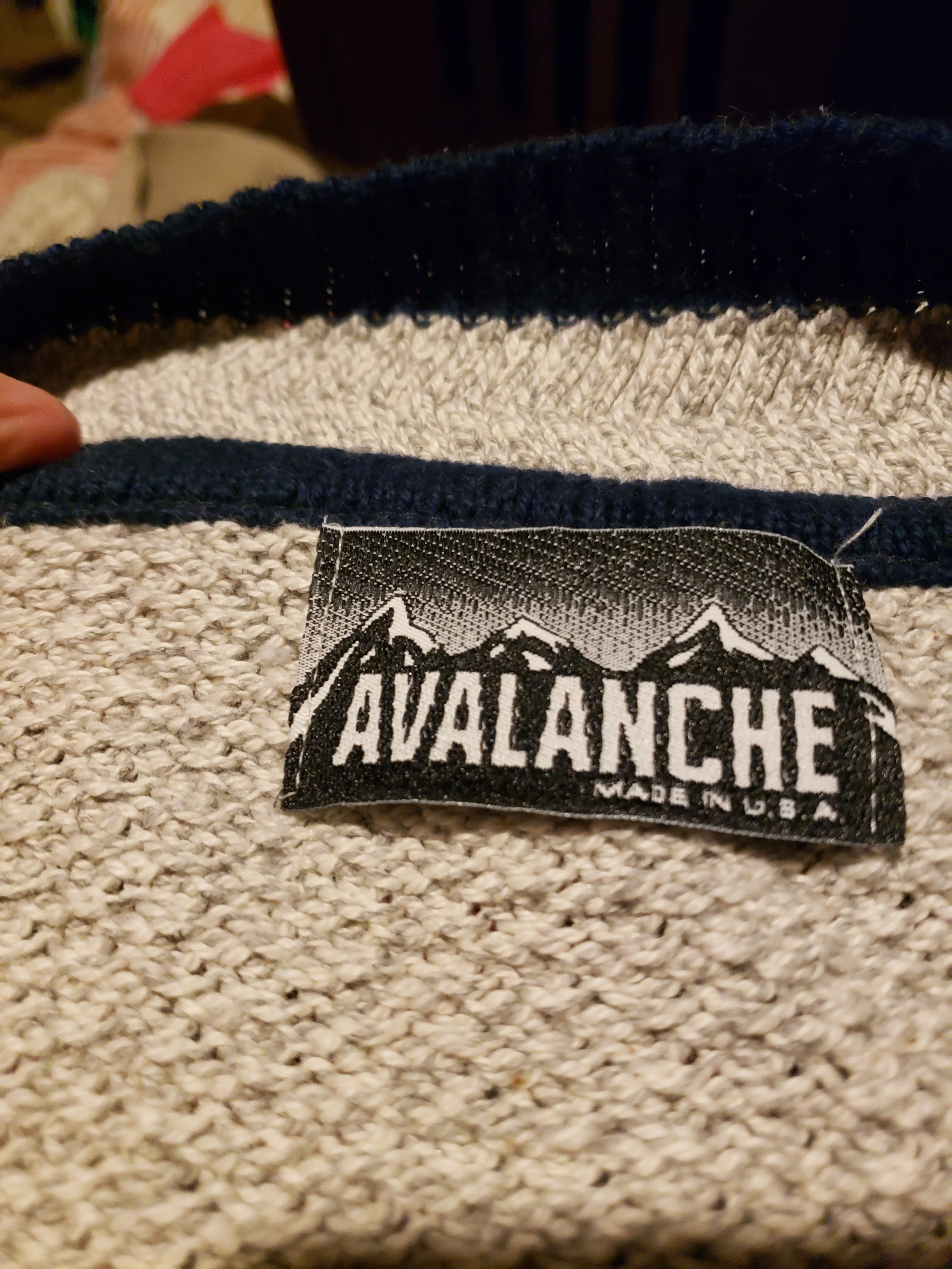 90s Gray V-neck Sweater By Avalanche - Image 3