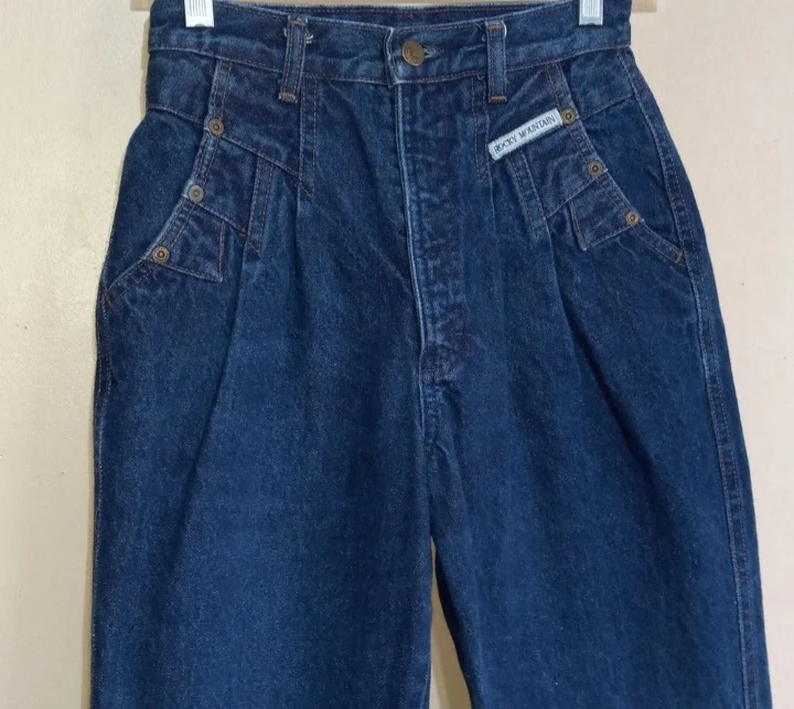 90s High Waisted Jeans Lots Of Detail On Waistline By Rocky Mountain Clothing Co - Image 3