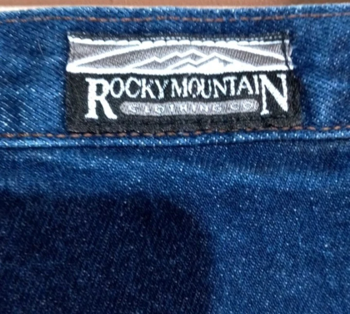 90s High Waisted Jeans Lots Of Detail On Waistline By Rocky Mountain Clothing Co - Image 7