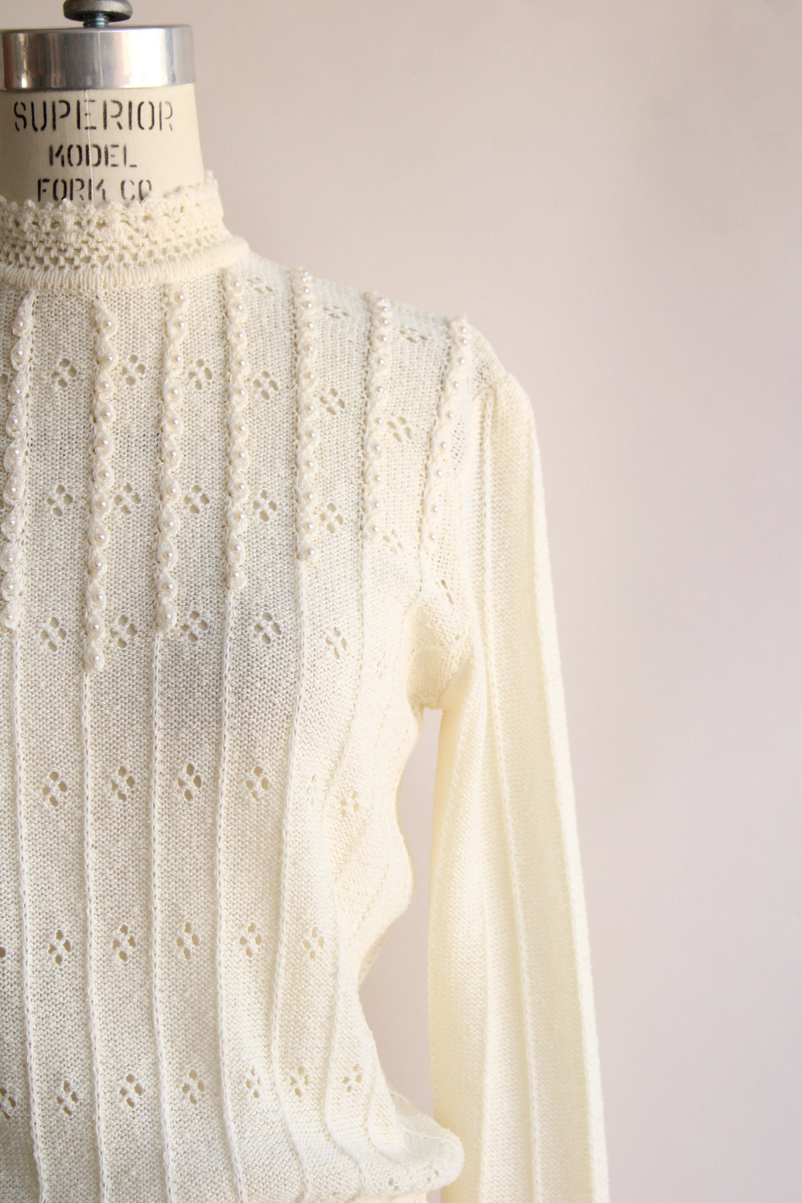 90s Ivory Mockneck Sweater With Keyhle Neckline By Mariea Kim - Image 4