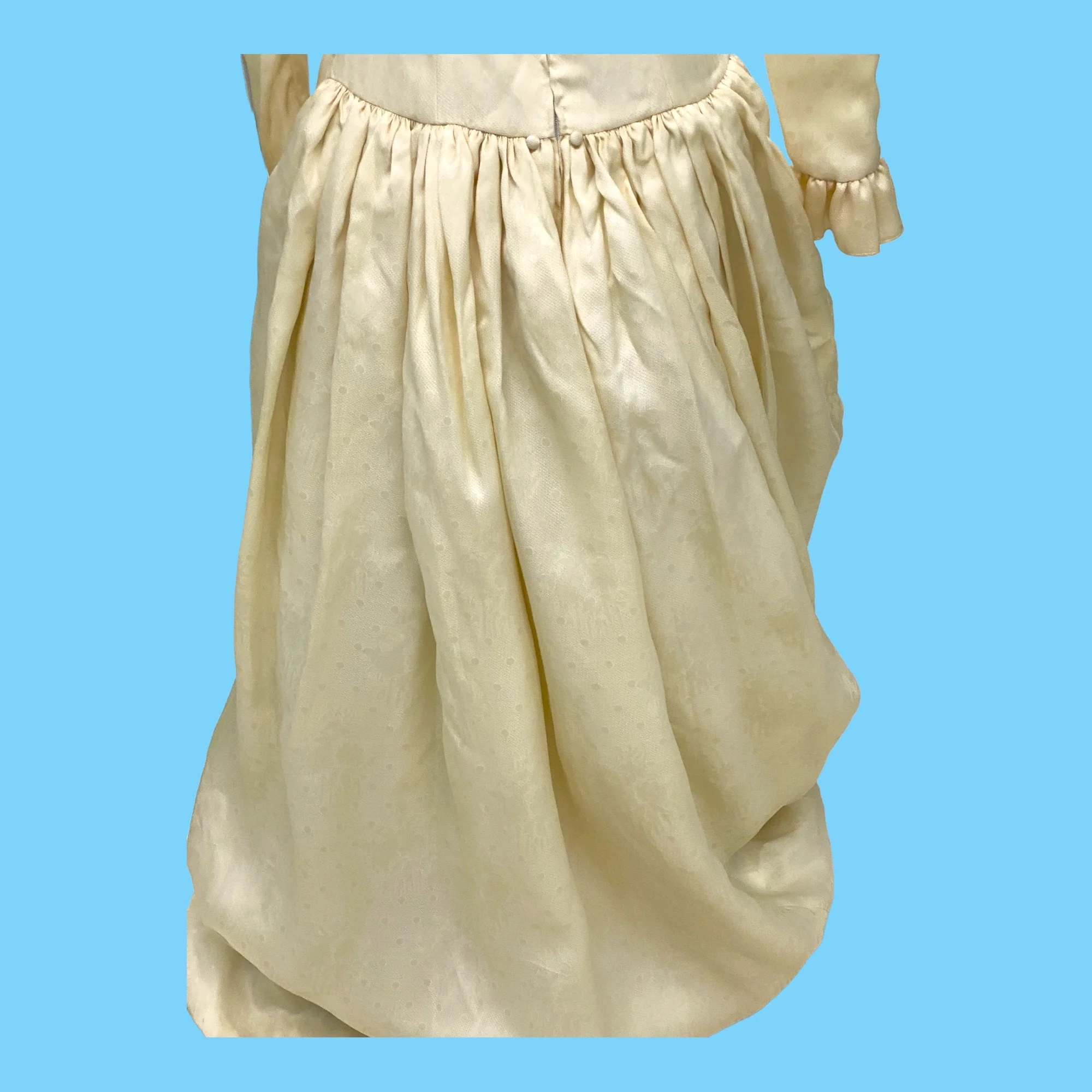 90s Jaquard Cream Gown/ Wedding Dress Original Sample By Carolina Herrera - Image 10