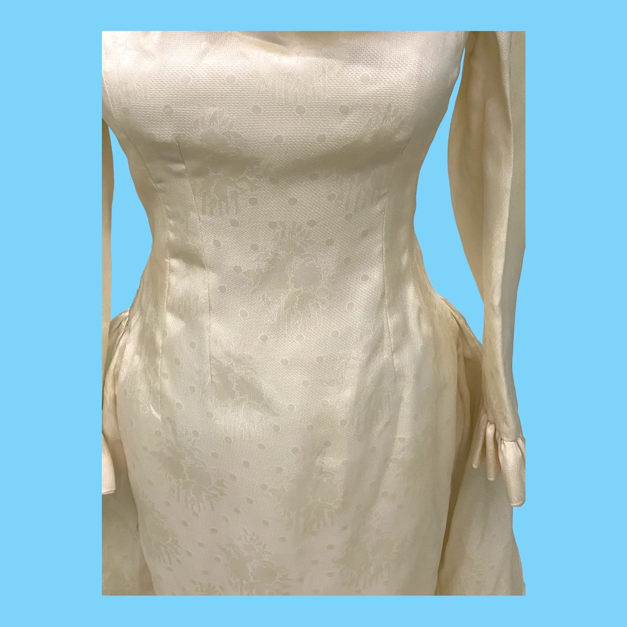 90s Jaquard Cream Gown/ Wedding Dress Original Sample By Carolina Herrera - Image 6