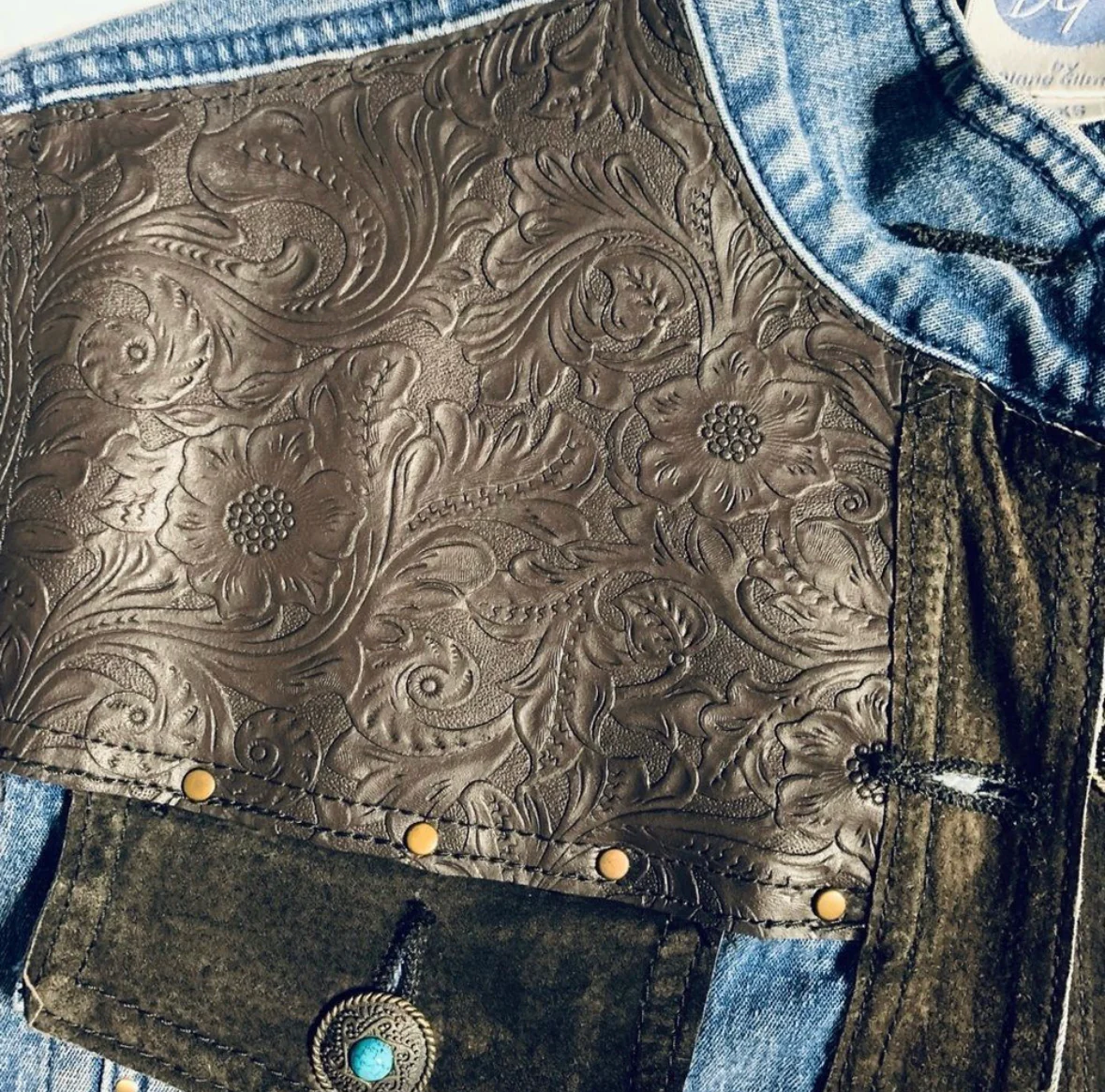 90s Light Wash Suede Trim Embroidered Denim Jacket By Diane Gilman - Image 6