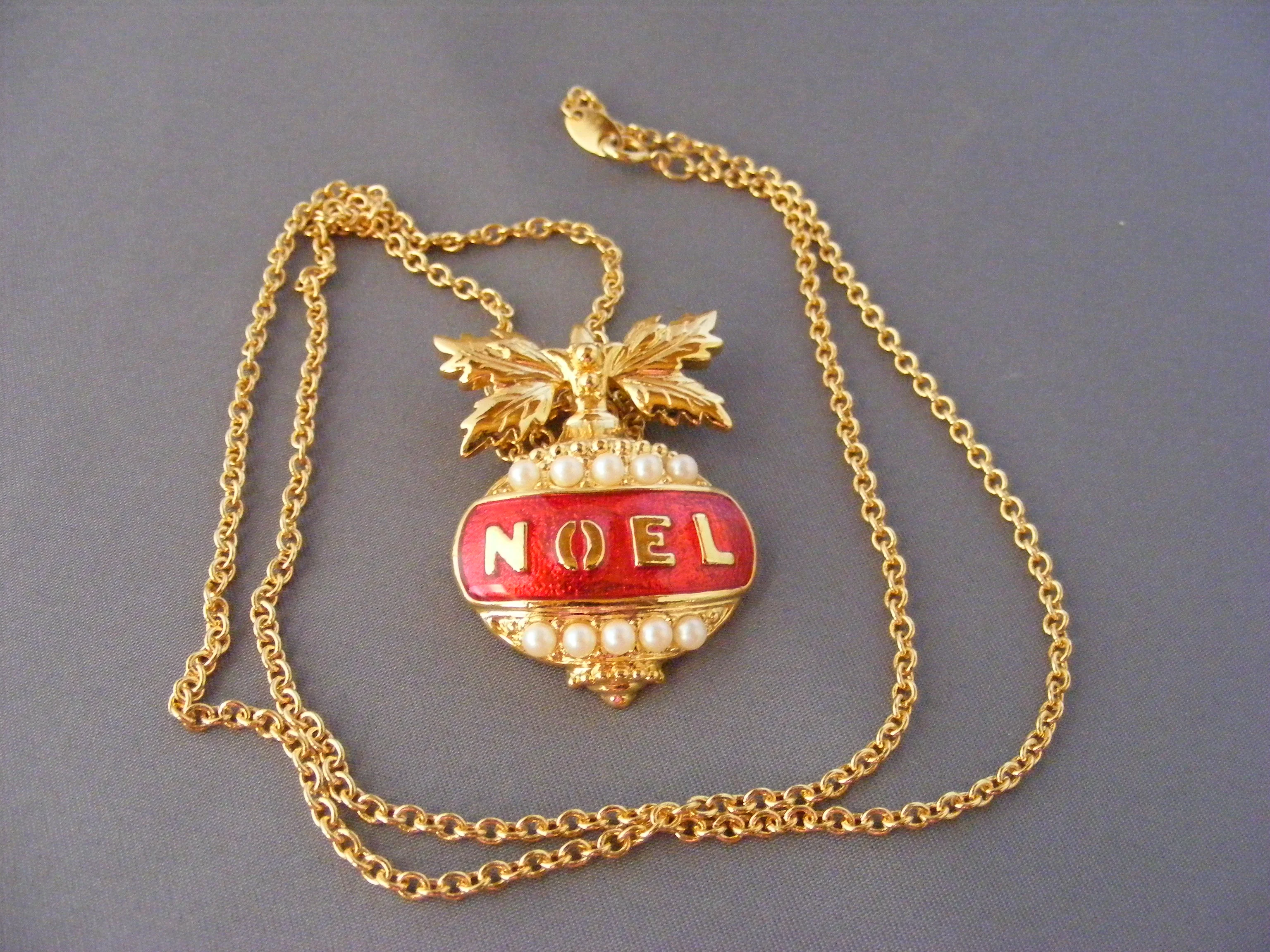 90s Noel Christmas Pendant Necklace Enamel Faux Pearl By Avon - Image 8