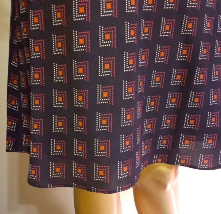 90s One Bow Shoulder Artsy Deco Silk Dress By Laundry by Shelli Siegel - Image 4
