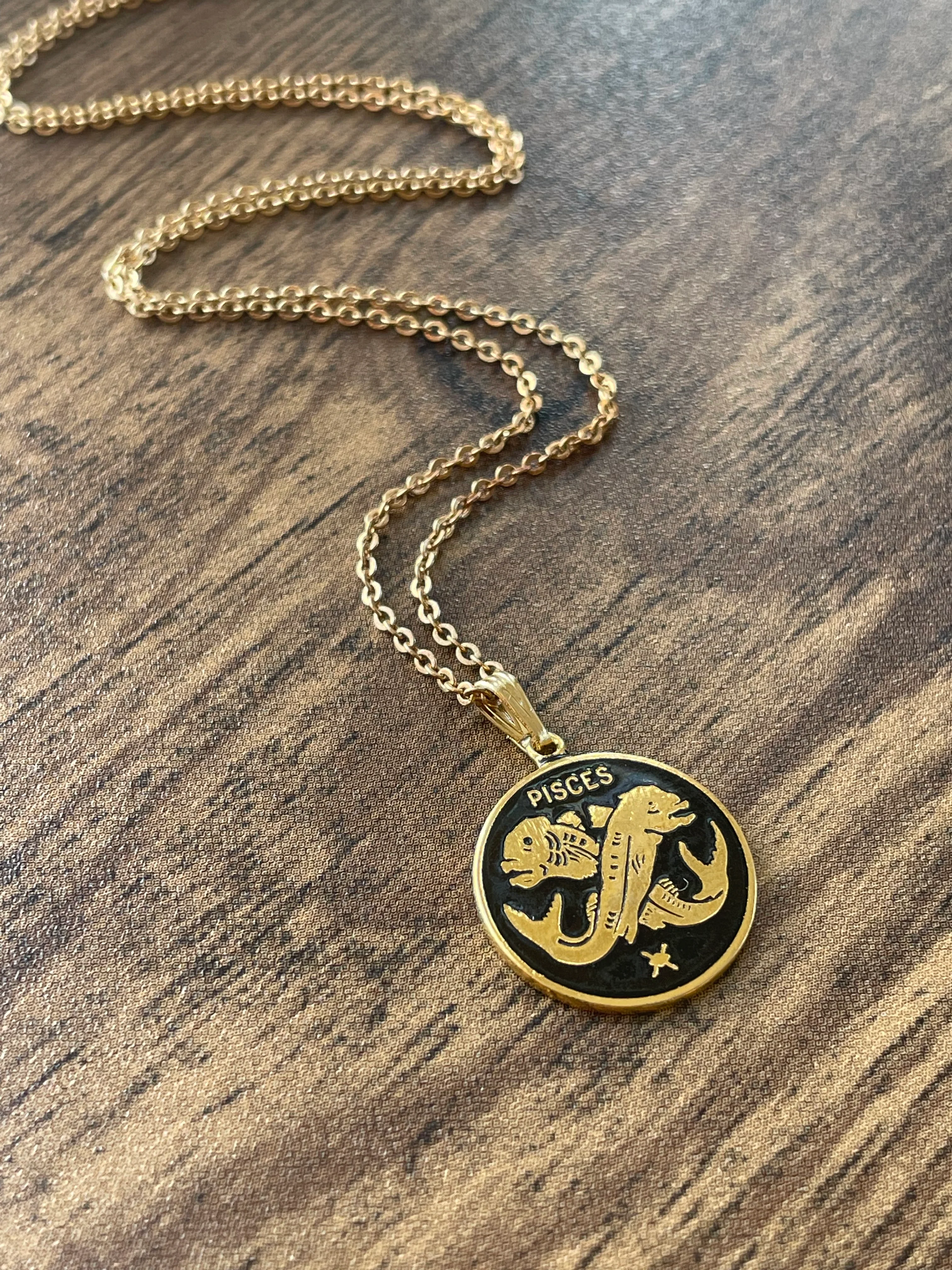 90s Pisces Zodiac Necklace - Image 7