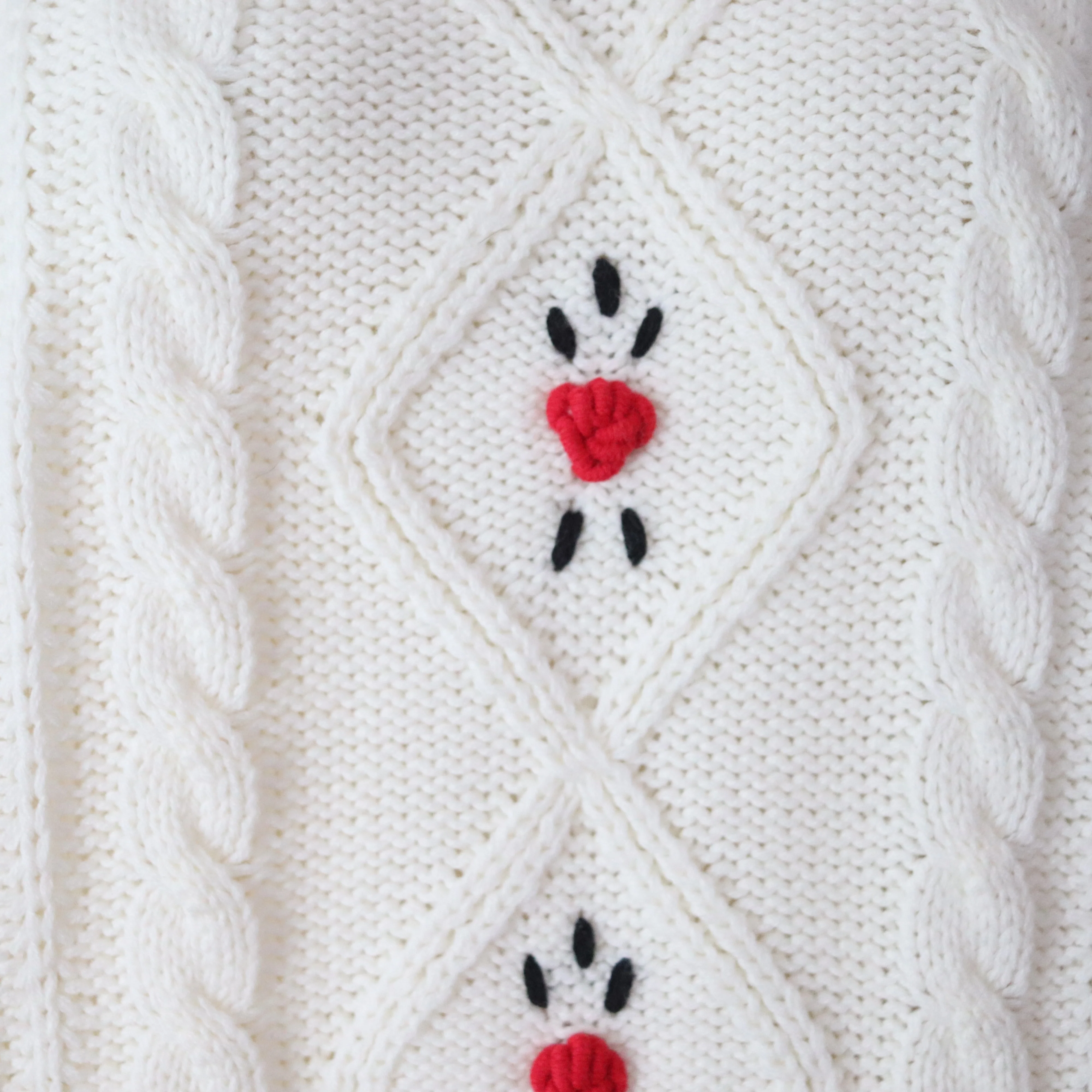 90s Preppy Ivory Cable Knit Floral Accent Sweater By Smith Junction - Image 7