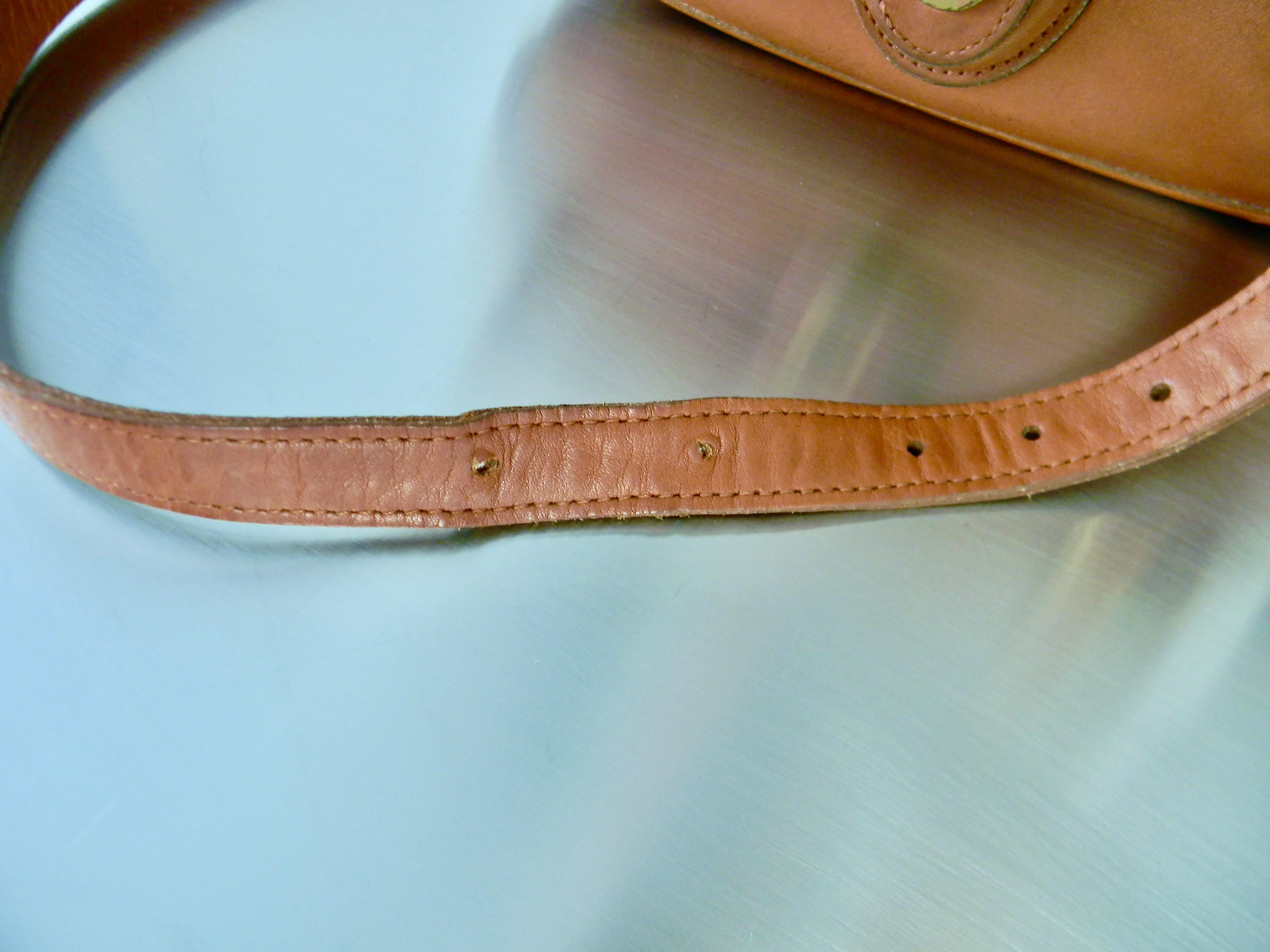 90s Refurbished 1995 British Tan Prairie Bag By Coach - Image 8