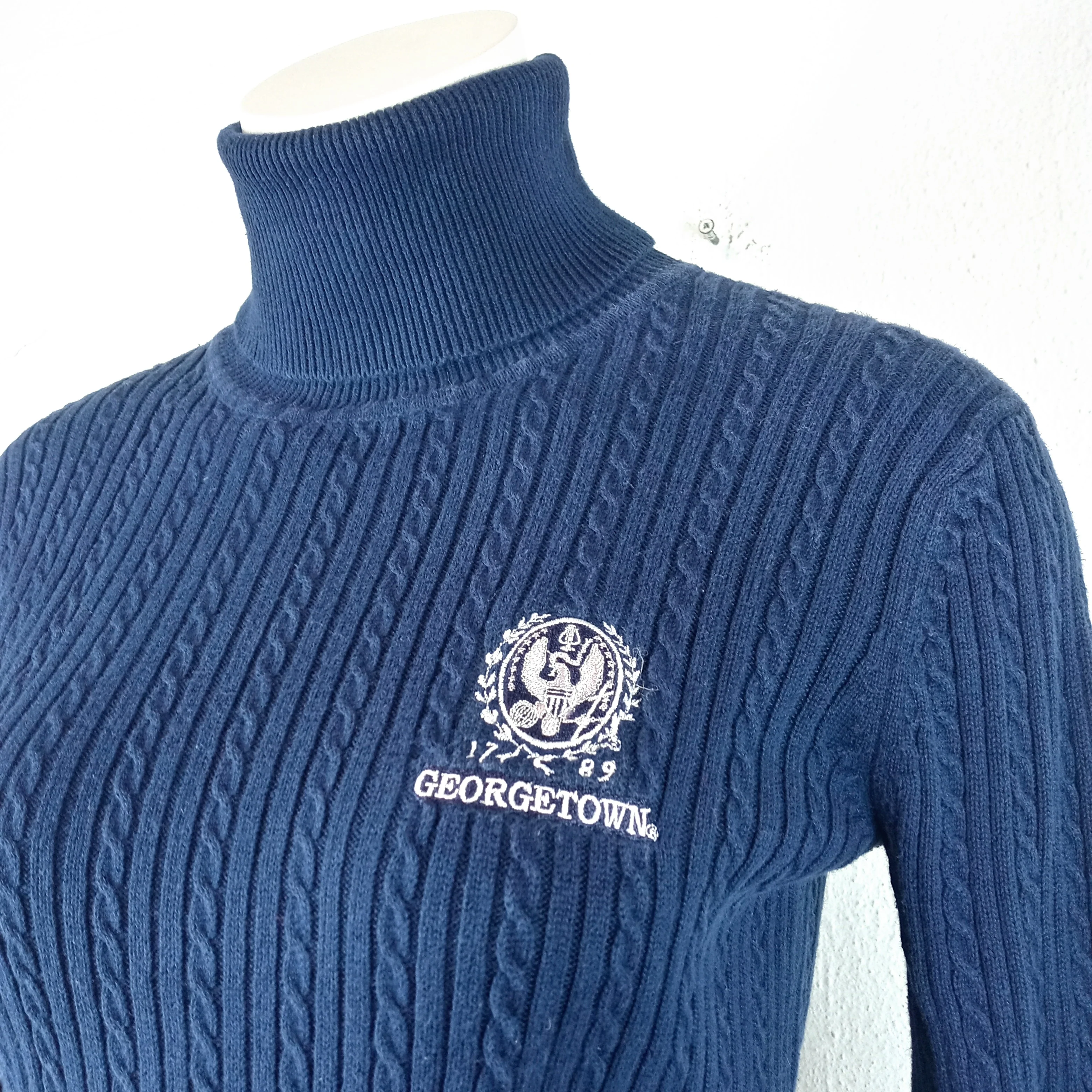 90s Ribbed Cotton Georgetown Blue Crest Turtleneck - Image 3