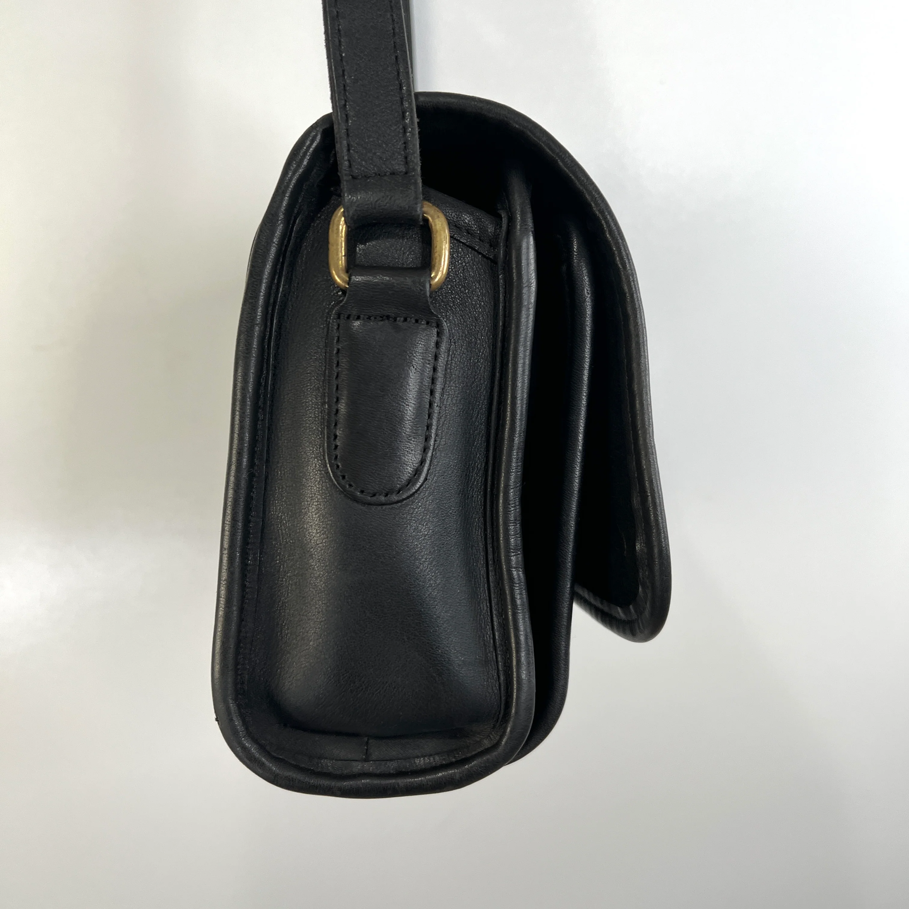 90s Ridgefield Flap Bag #9812 Leather Handbag Preppy By Coach - Image 9