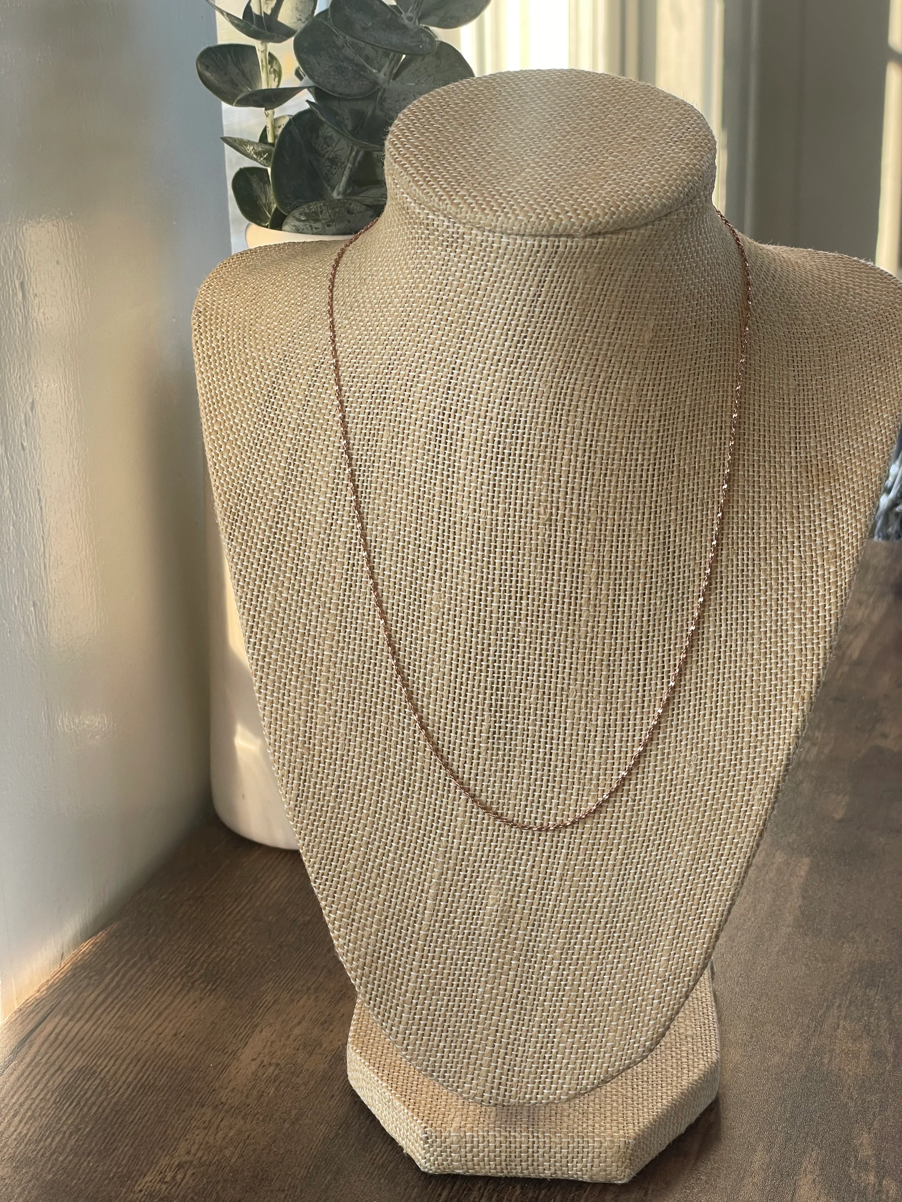 90s Rose Gold Thin Twisted Chain - Image 3
