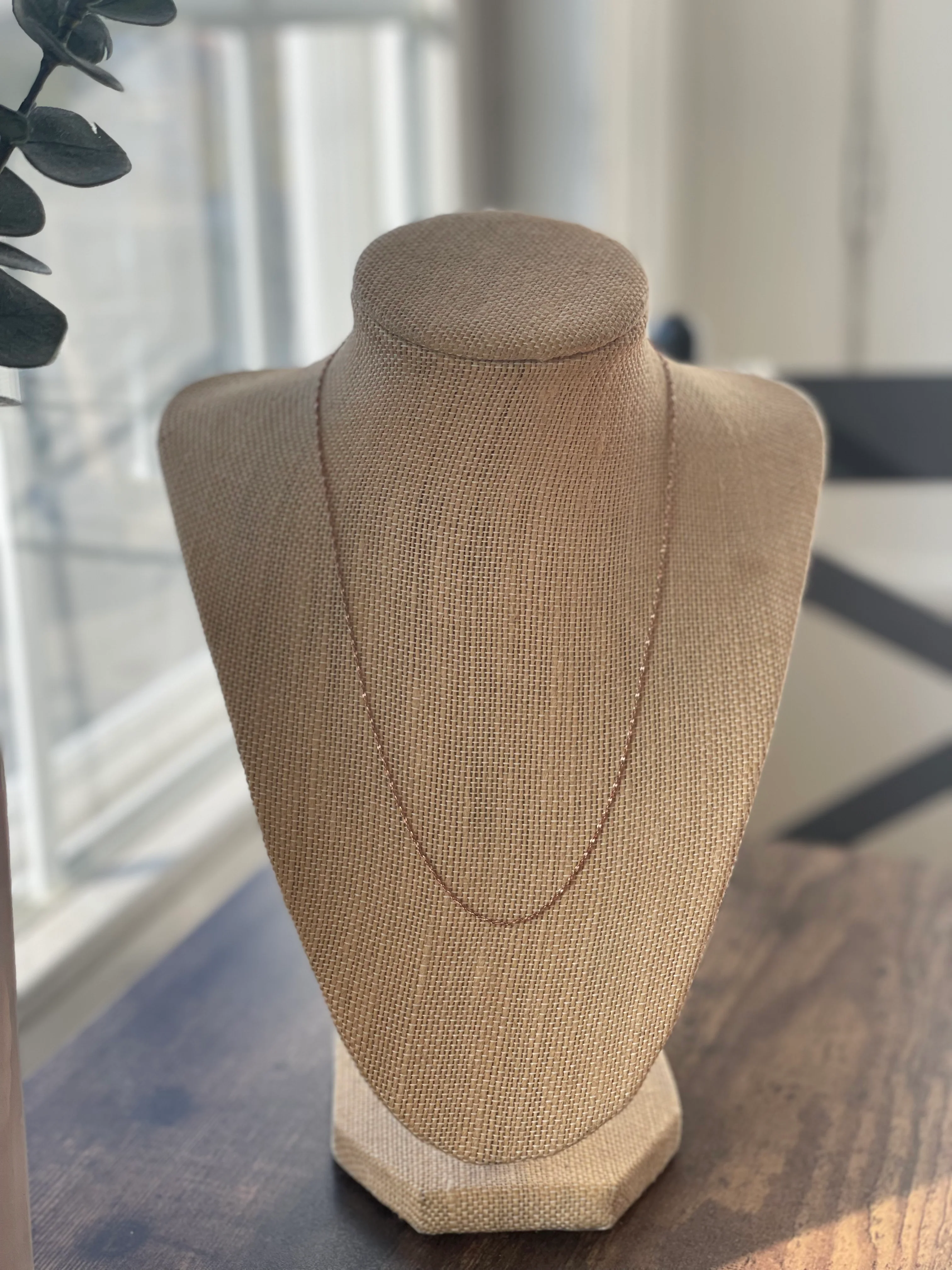 90s Rose Gold Thin Twisted Chain - Image 5