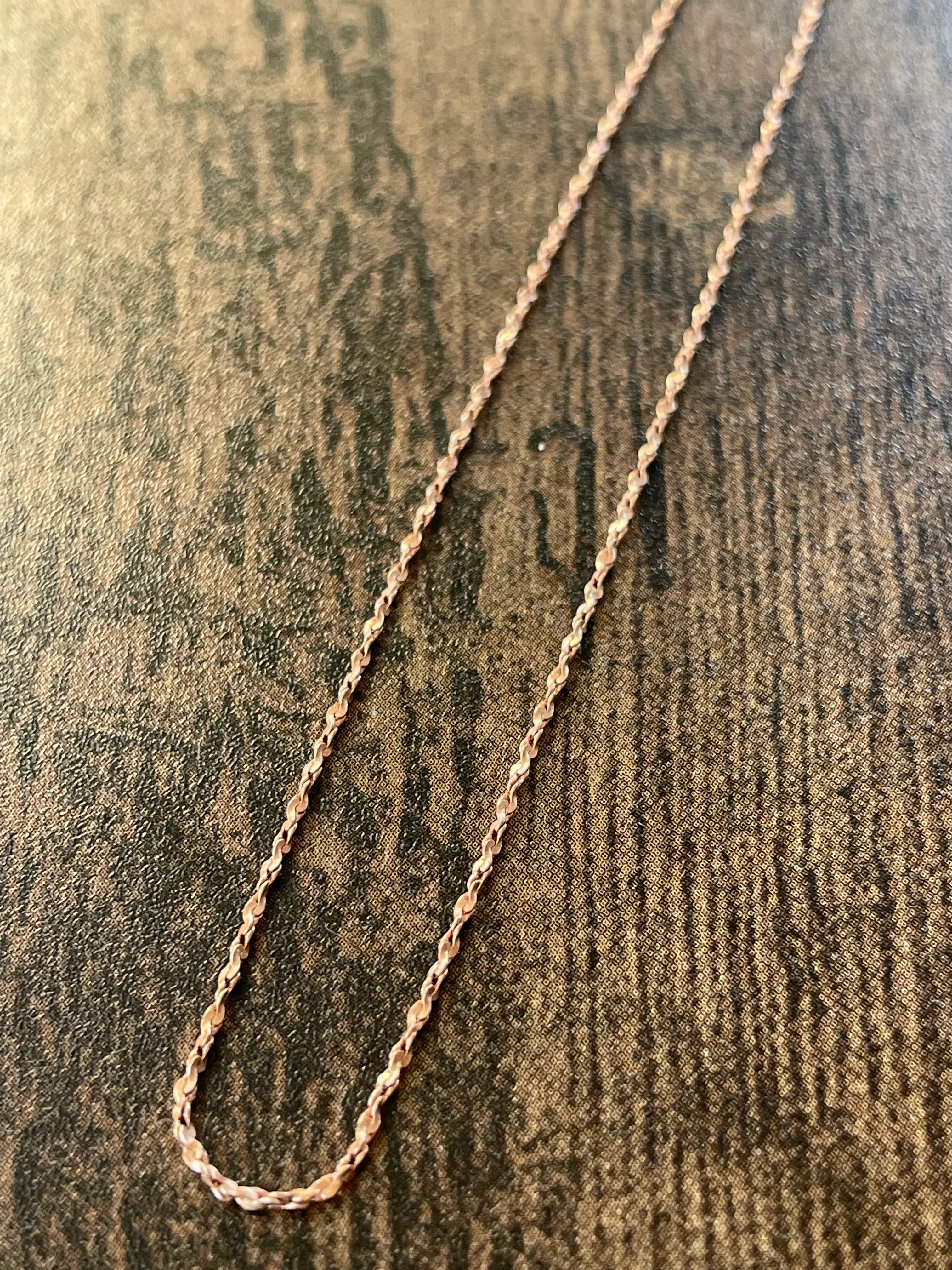 90s Rose Gold Thin Twisted Chain - Image 7