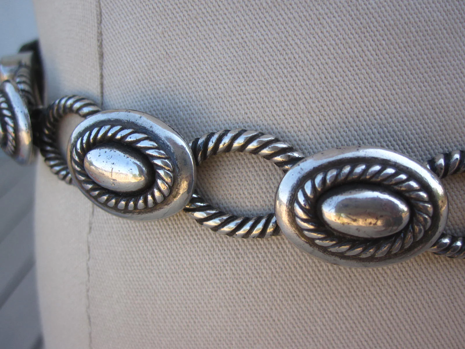 90s Silver Chain Link Belt Black Leather Tabs Western By Hunt Club - Image 5