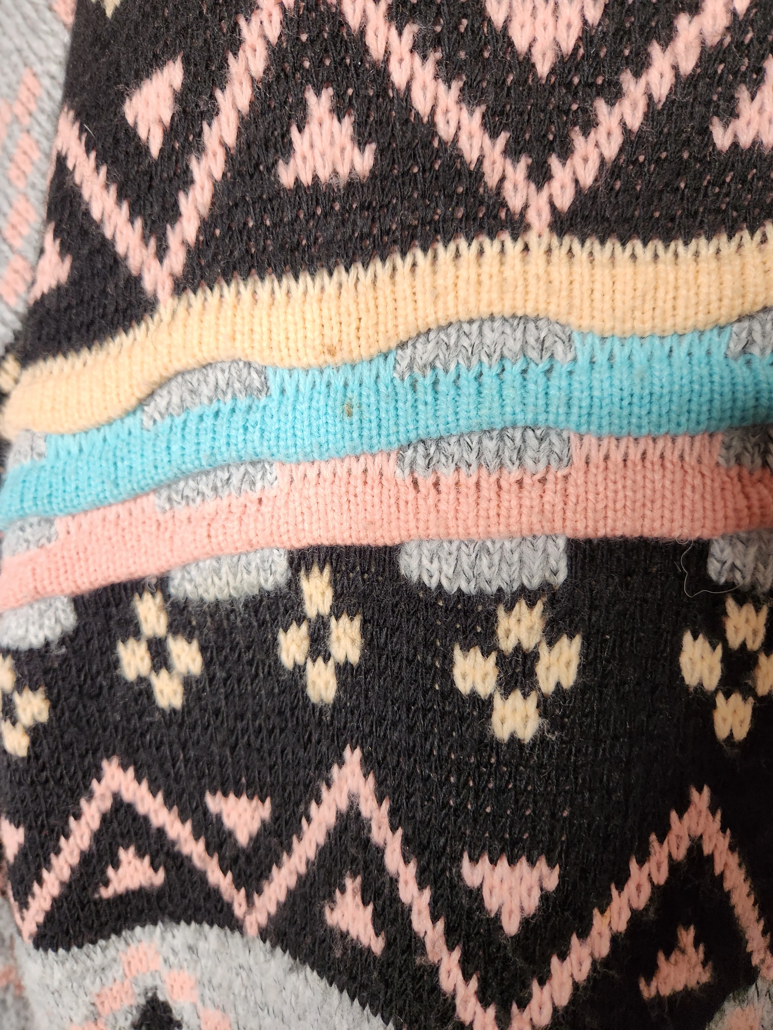 90s Slouchy Geometric Pastel Crew Neck Sweater by  Doris Skis - Image 4