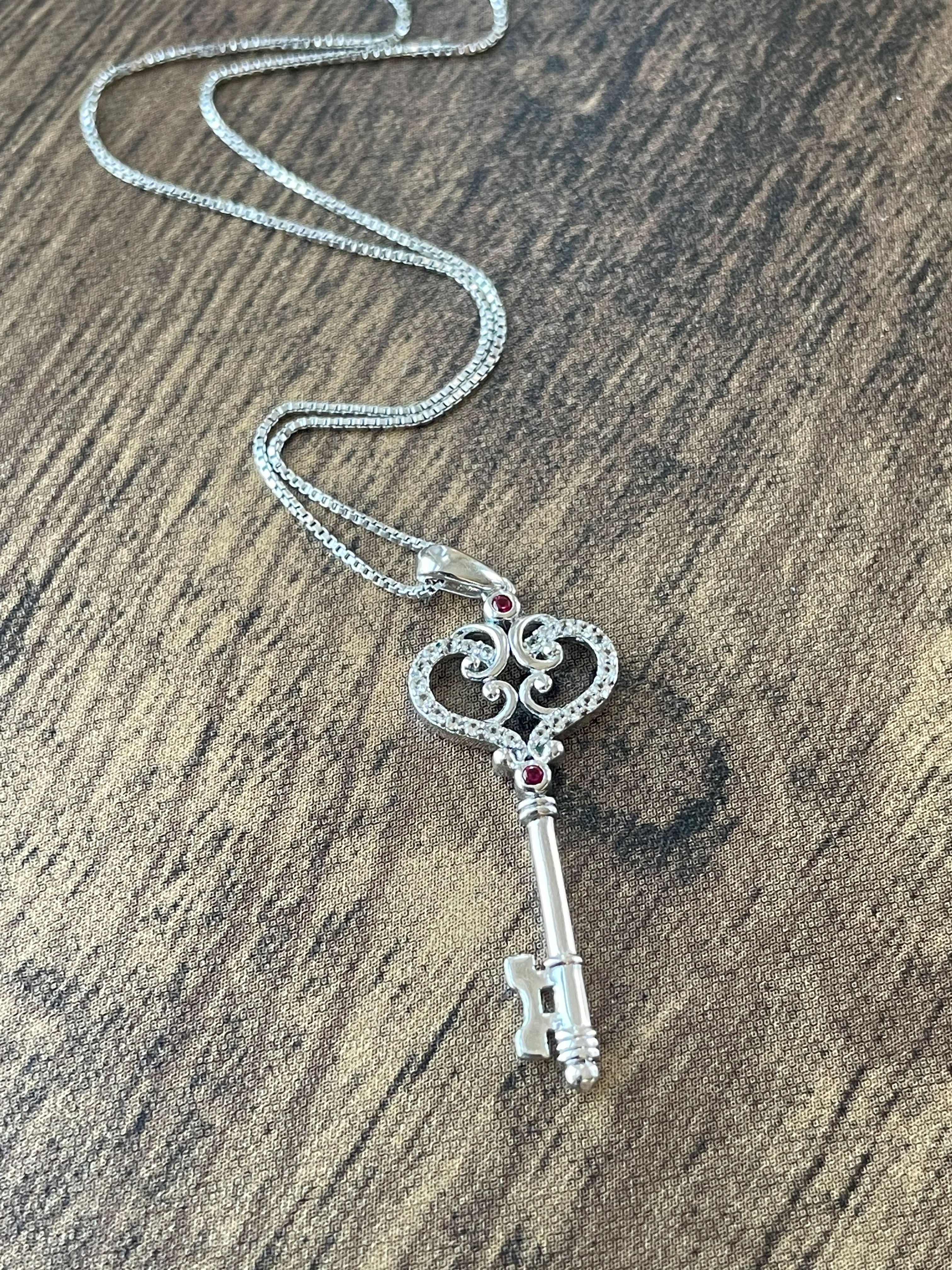 90s Sterling Chain With Garnet And Cz Key Pendant - Image 5