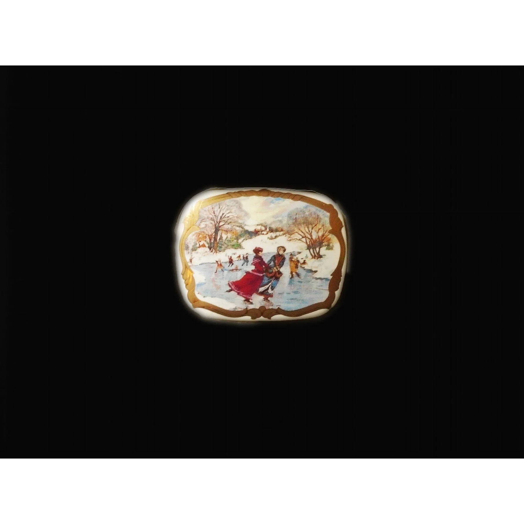 90s Victorian Holiday Porcelain Pin Rare Book Piece By Avon - Image 6