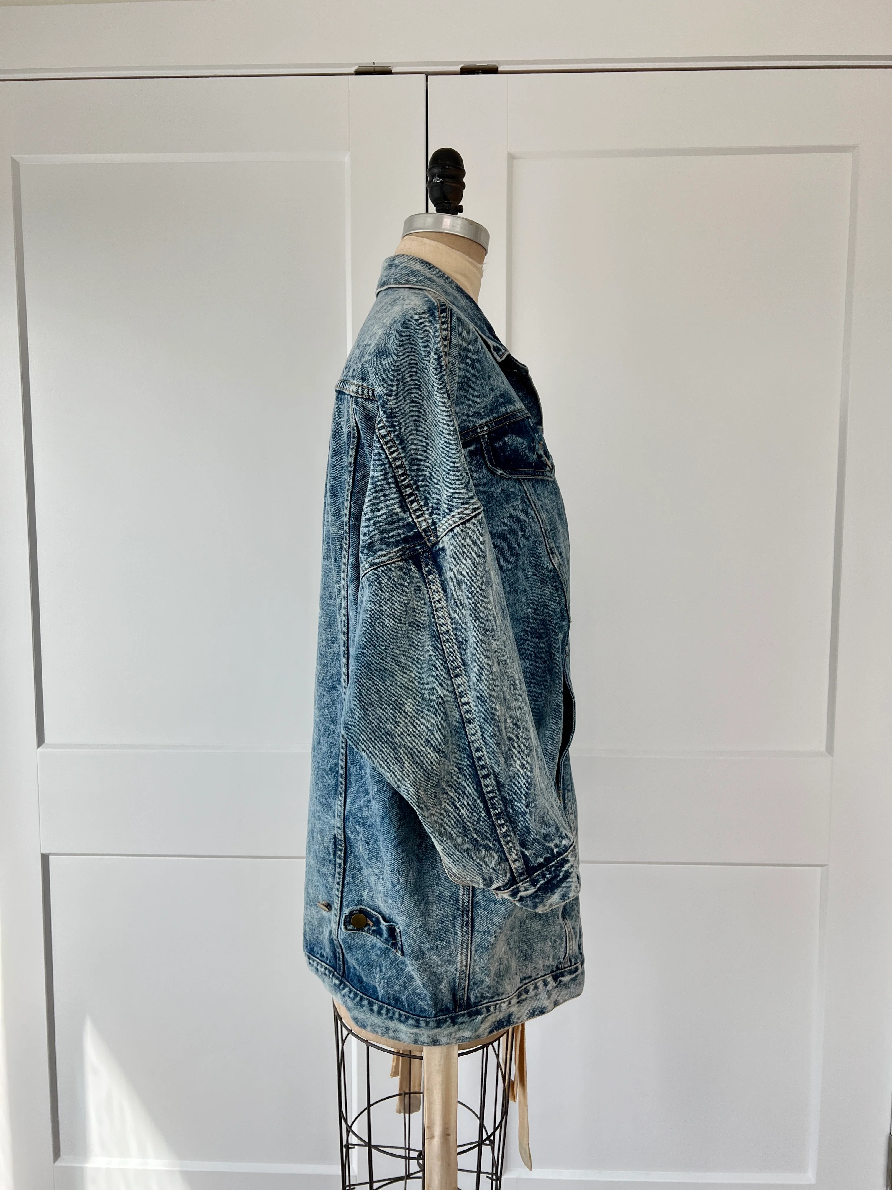 90s Vintage Acid Wash Denim Jacket By Venezia - Image 4