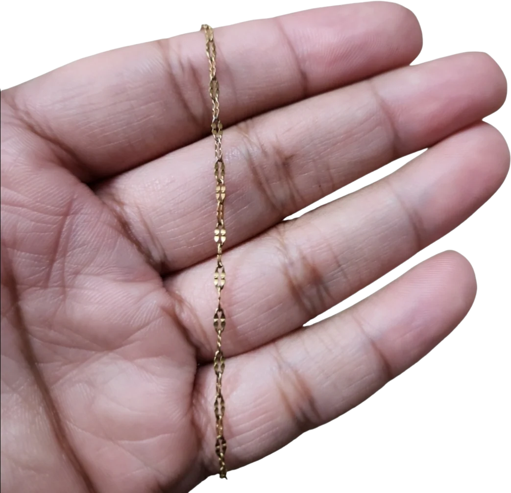 90s Vintage Gold Toned Link Necklace - Image 2