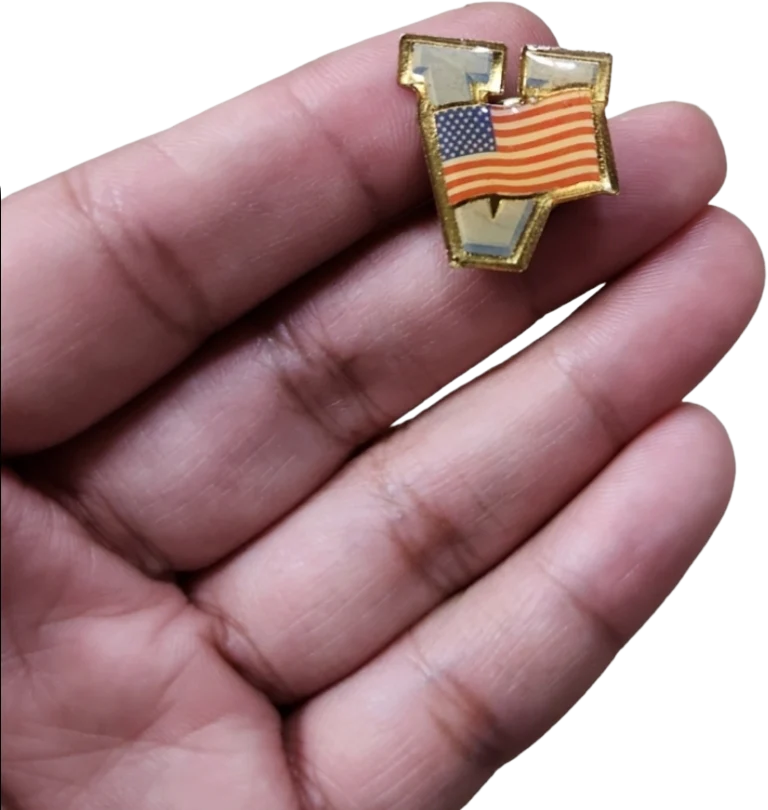 90s Vintage Gold Toned V Victory Enamel Patriotic Pin