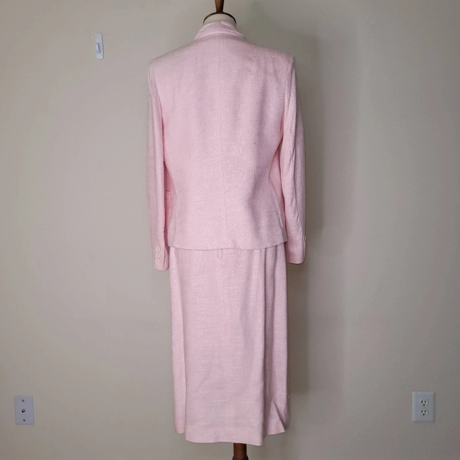 90s Vintage Light Pink Textured Pleated A-Line Jacket and Skirt Set - Size Small - Image 2