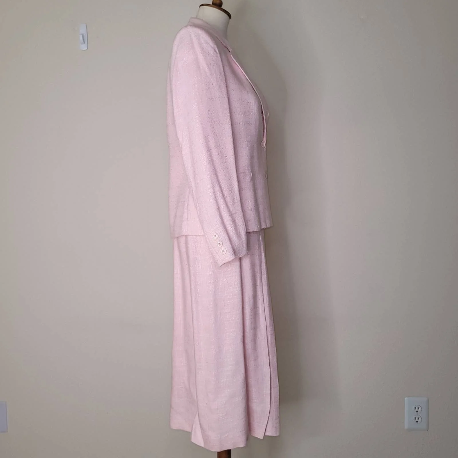 90s Vintage Light Pink Textured Pleated A-Line Jacket and Skirt Set - Size Small - Image 3