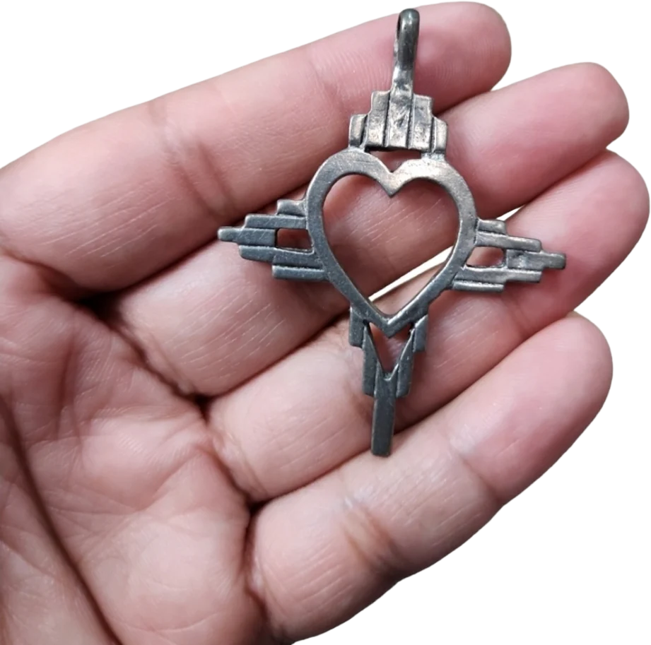 90s Vintage Silver Toned Zia Heart Pendant