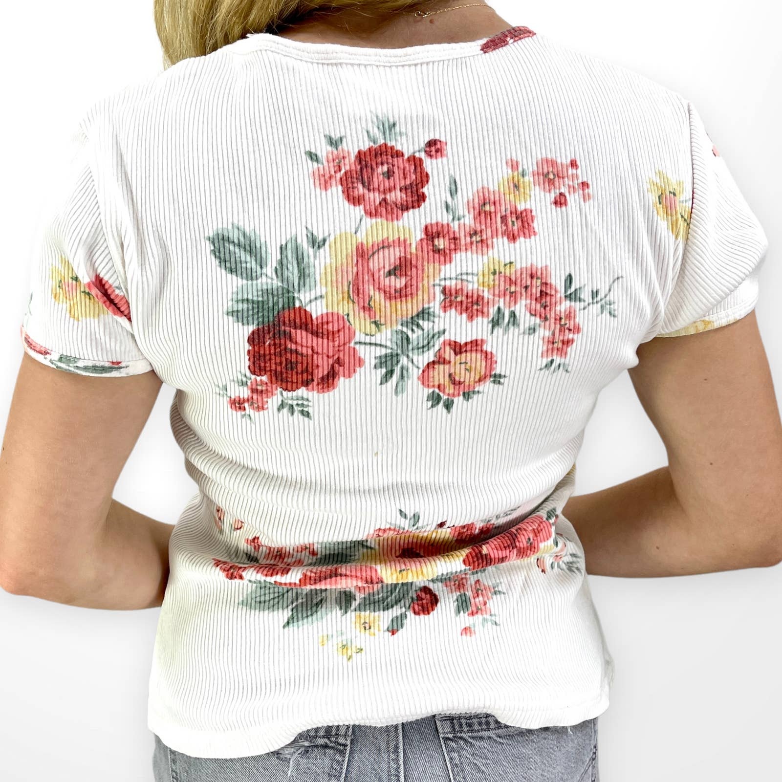 90s Vintage White Cotton Ribbed Floral Print T-Shirt by Jane Seymour - Image 2