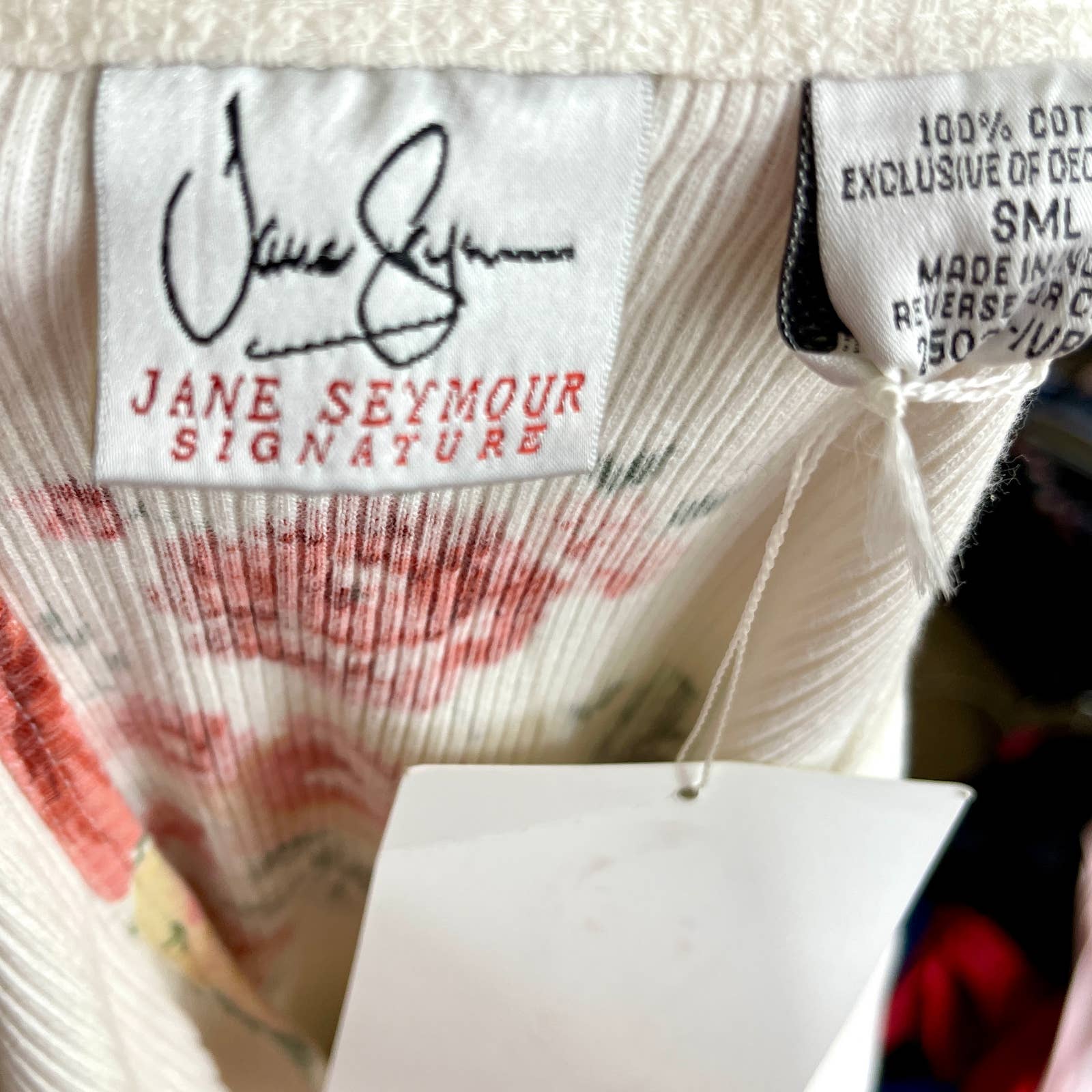 90s Vintage White Cotton Ribbed Floral Print T-Shirt by Jane Seymour - Image 3