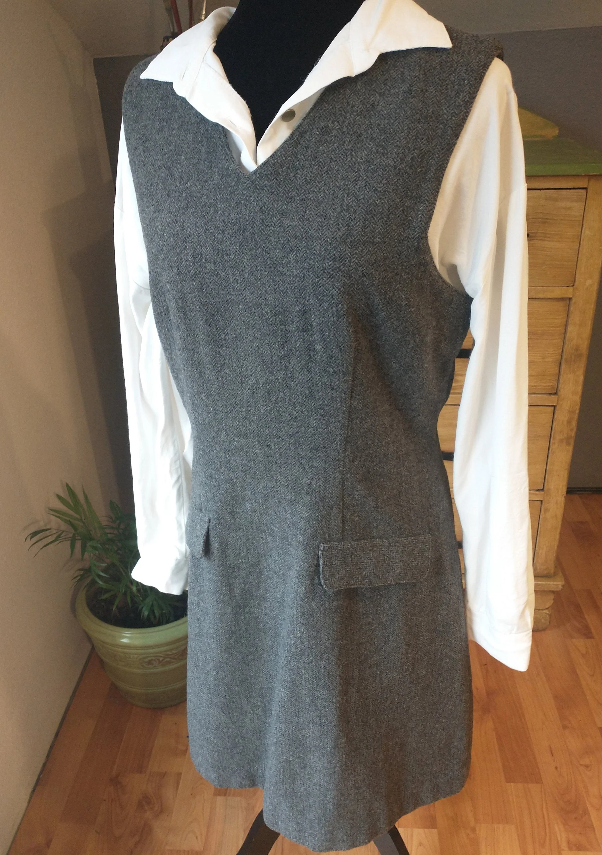 90s Vintage Wool Jumper Dress Gray Lined Midi Winter Dress Minamalist Made In Hong Kong by Eddie Bauer - Image 8