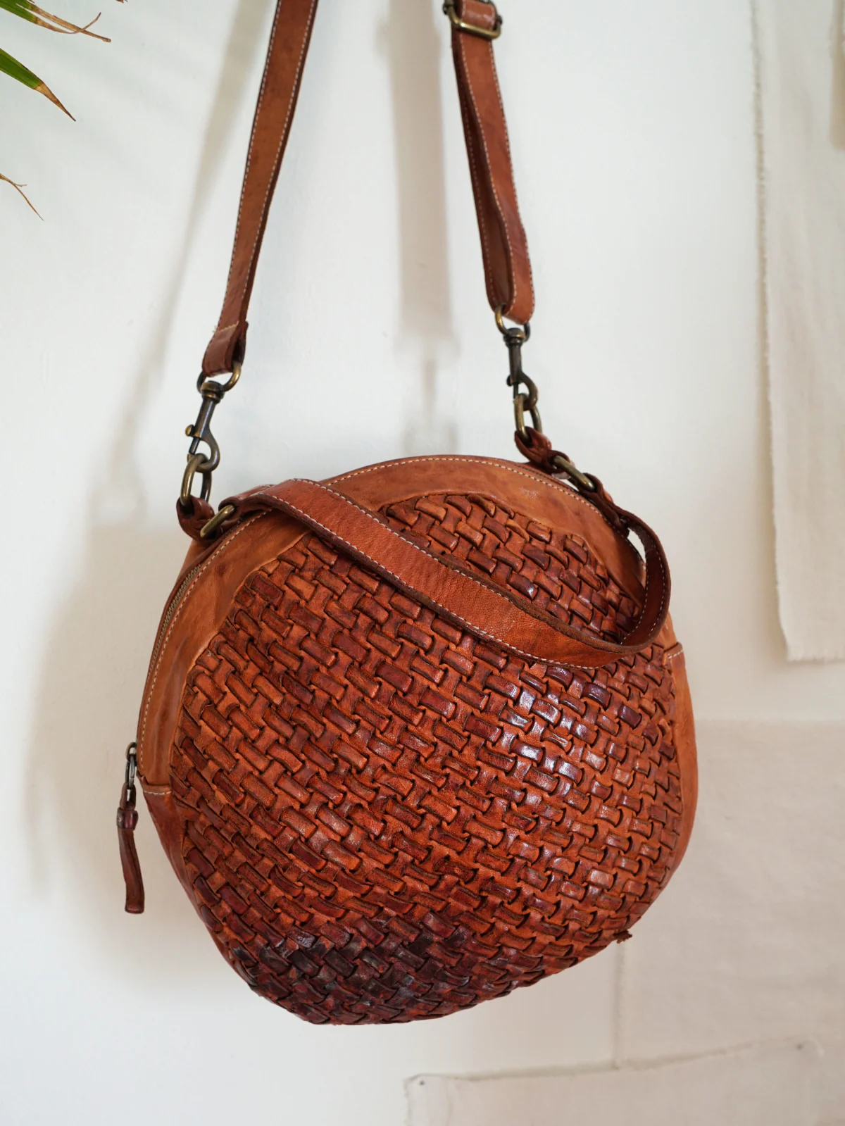 90s Whiskey Brown Woven Leather Circle Multi Way Bag by Langellotti - Image 4