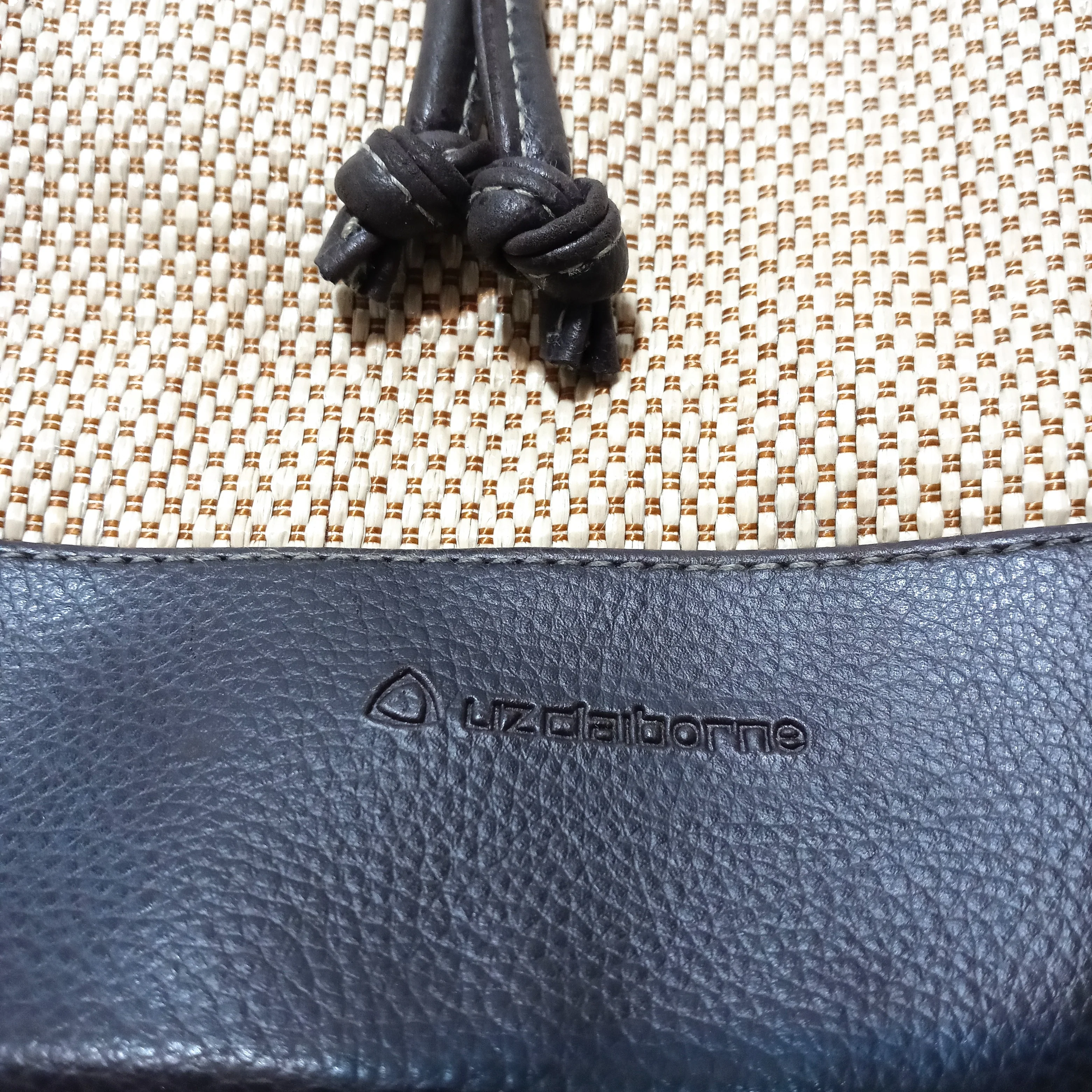 90s Woven And Vegan Convertible Bucket Backpack By Liz Claiborne - Image 4