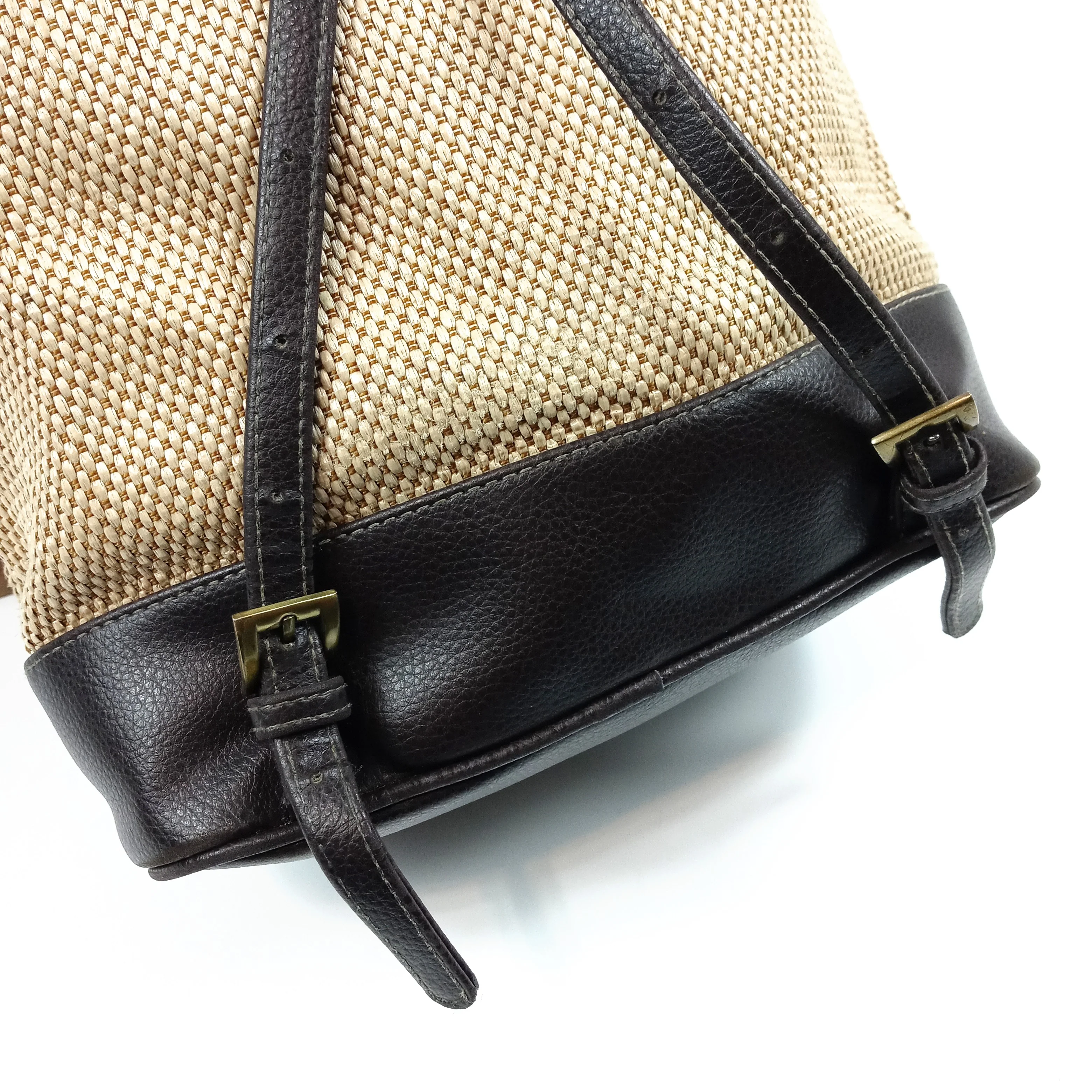 90s Woven And Vegan Convertible Bucket Backpack By Liz Claiborne - Image 5